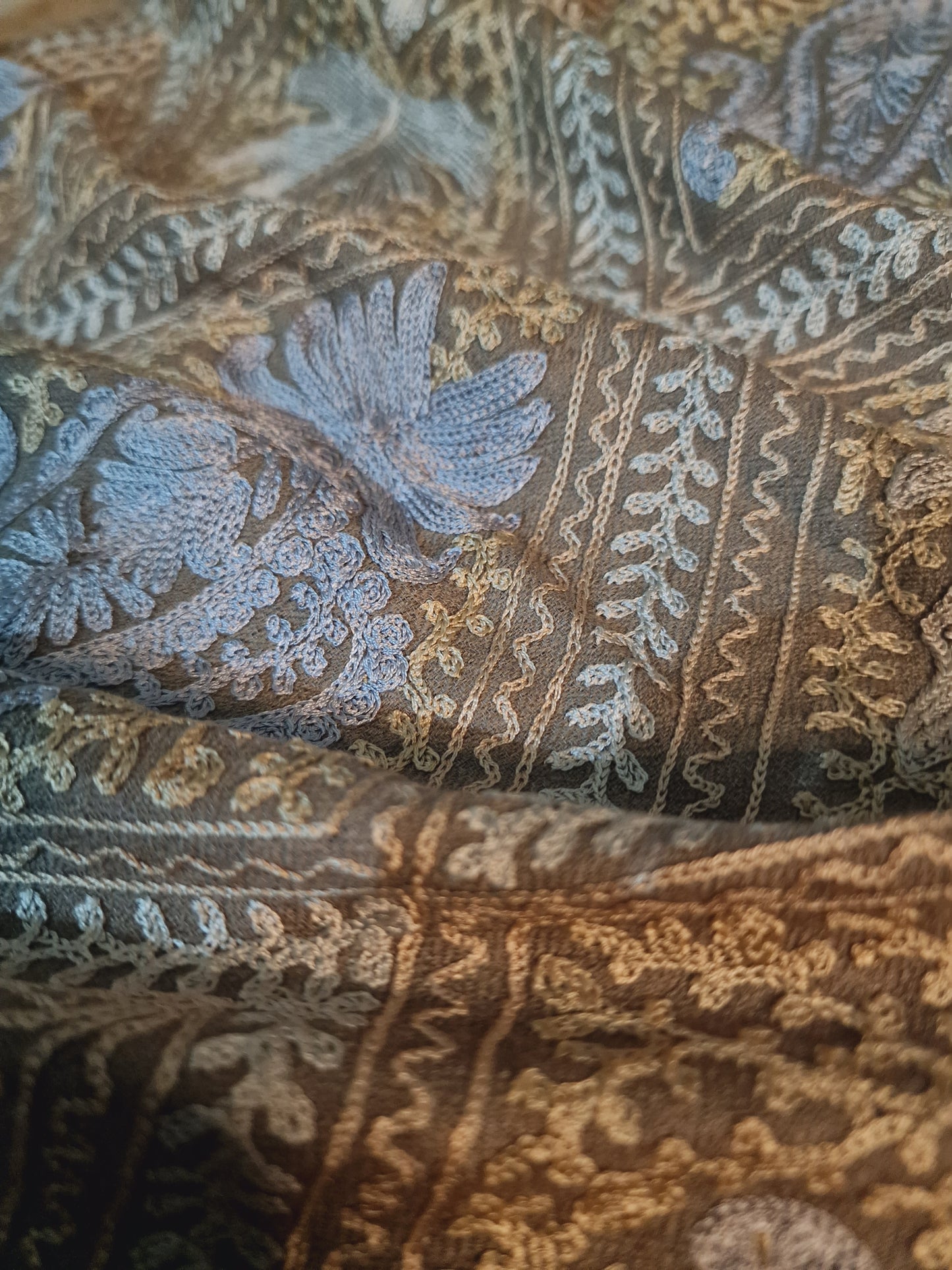 Shahtoosh resham embroidery shawl