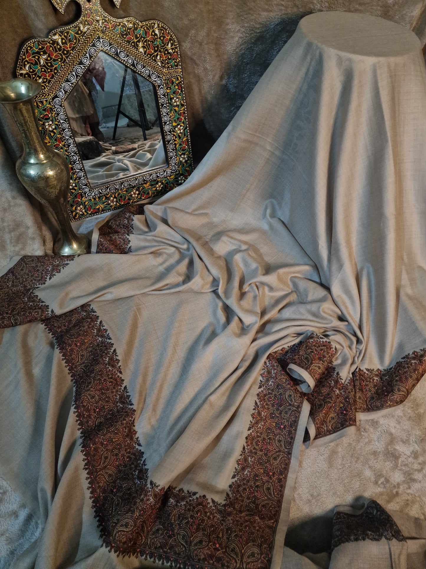 Embroidered shawl:Pashmina