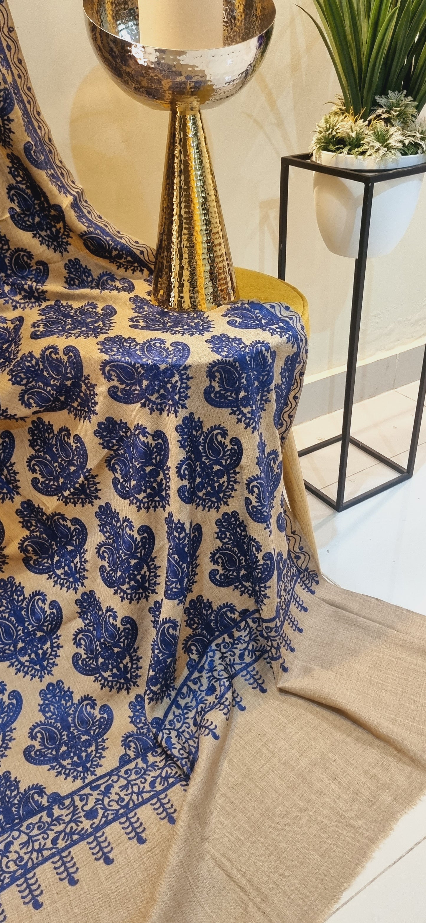 Sale: Embroidered shawls: Pashmina
