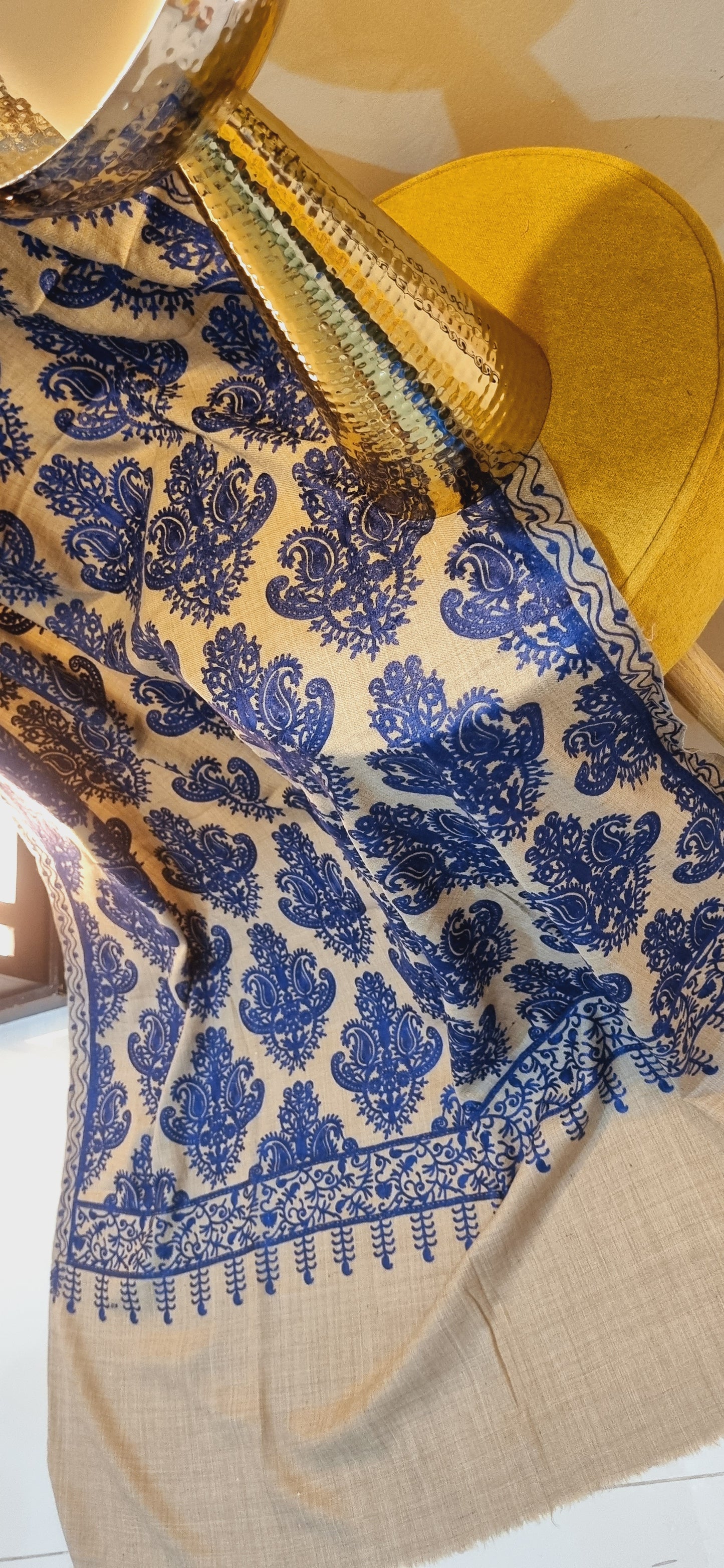Sale: Embroidered shawls: Pashmina
