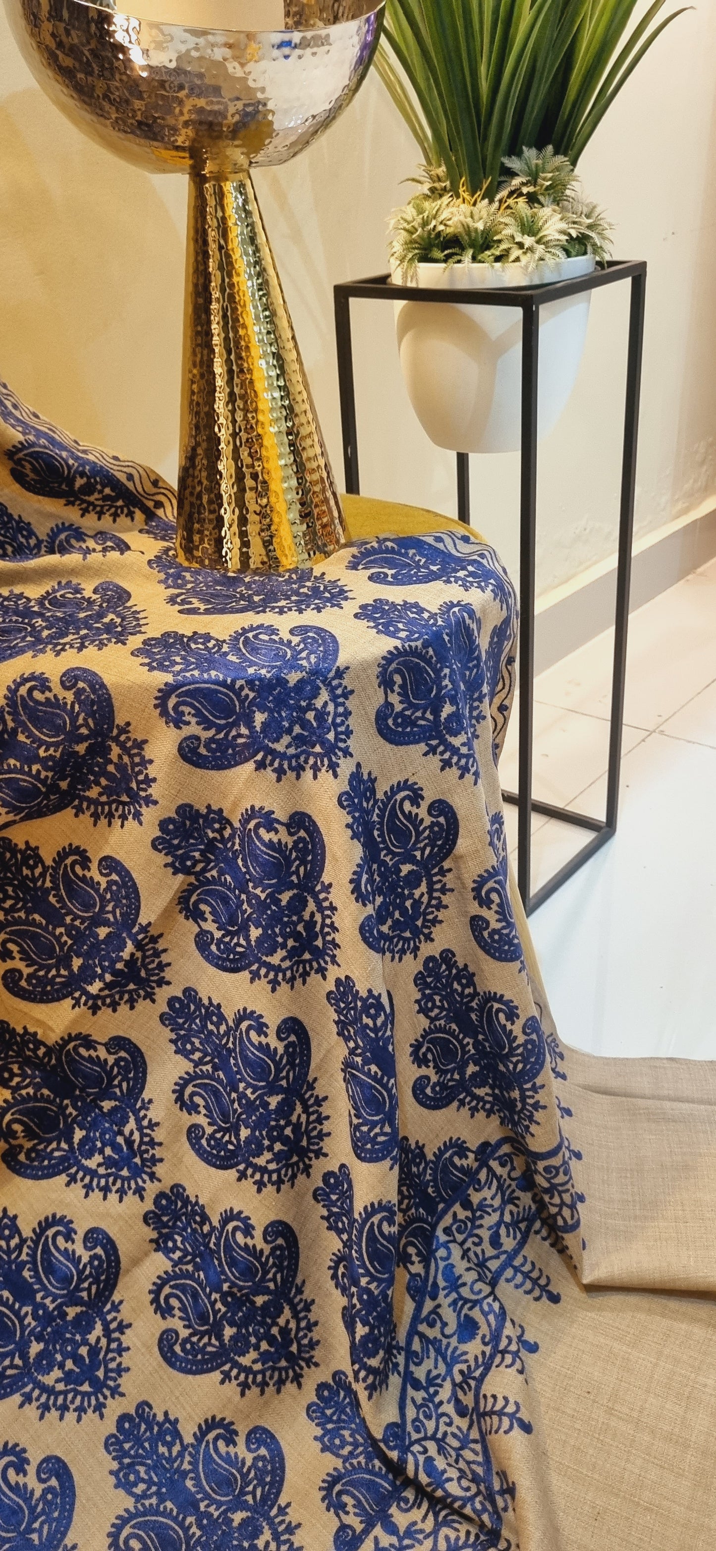 Sale: Embroidered shawls: Pashmina