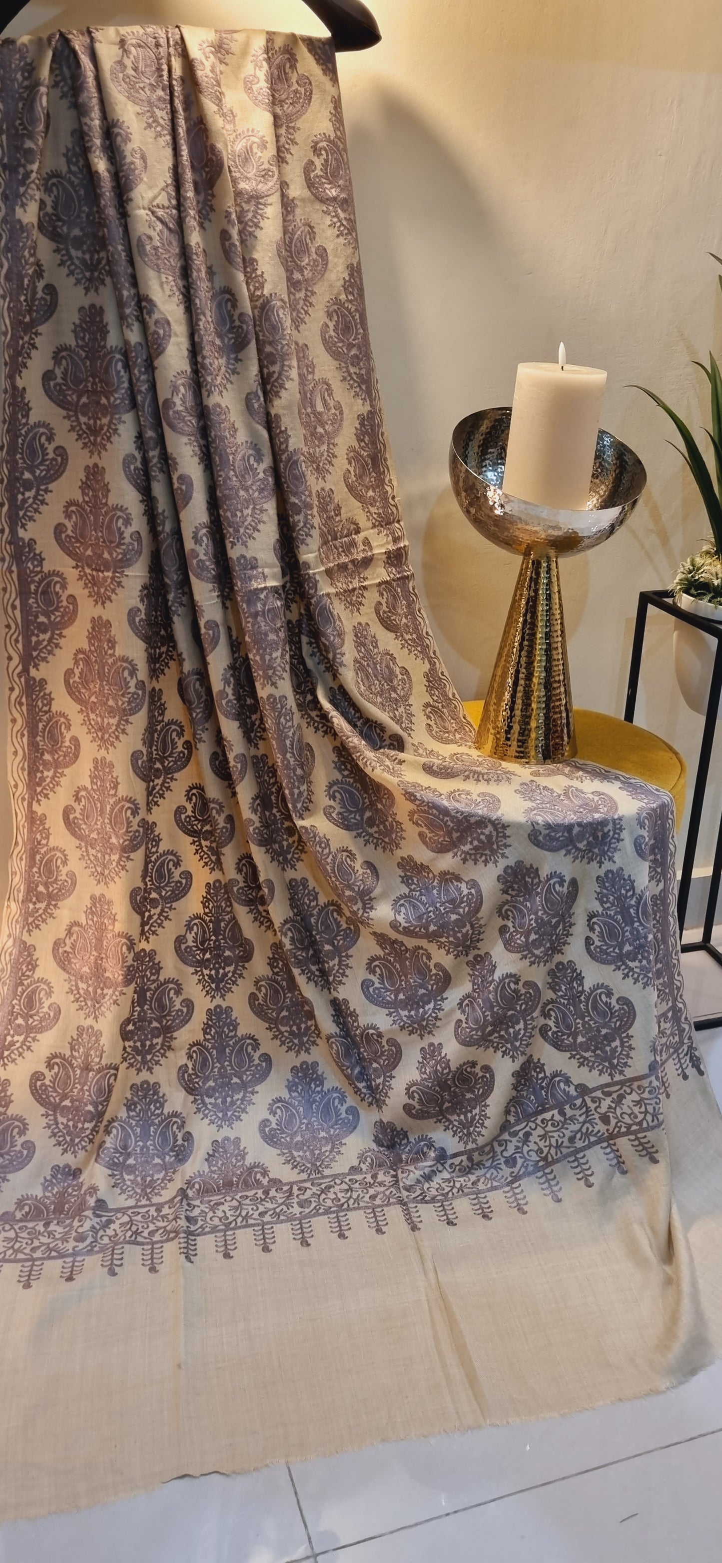 Sale: Embroidered shawls: Pashmina