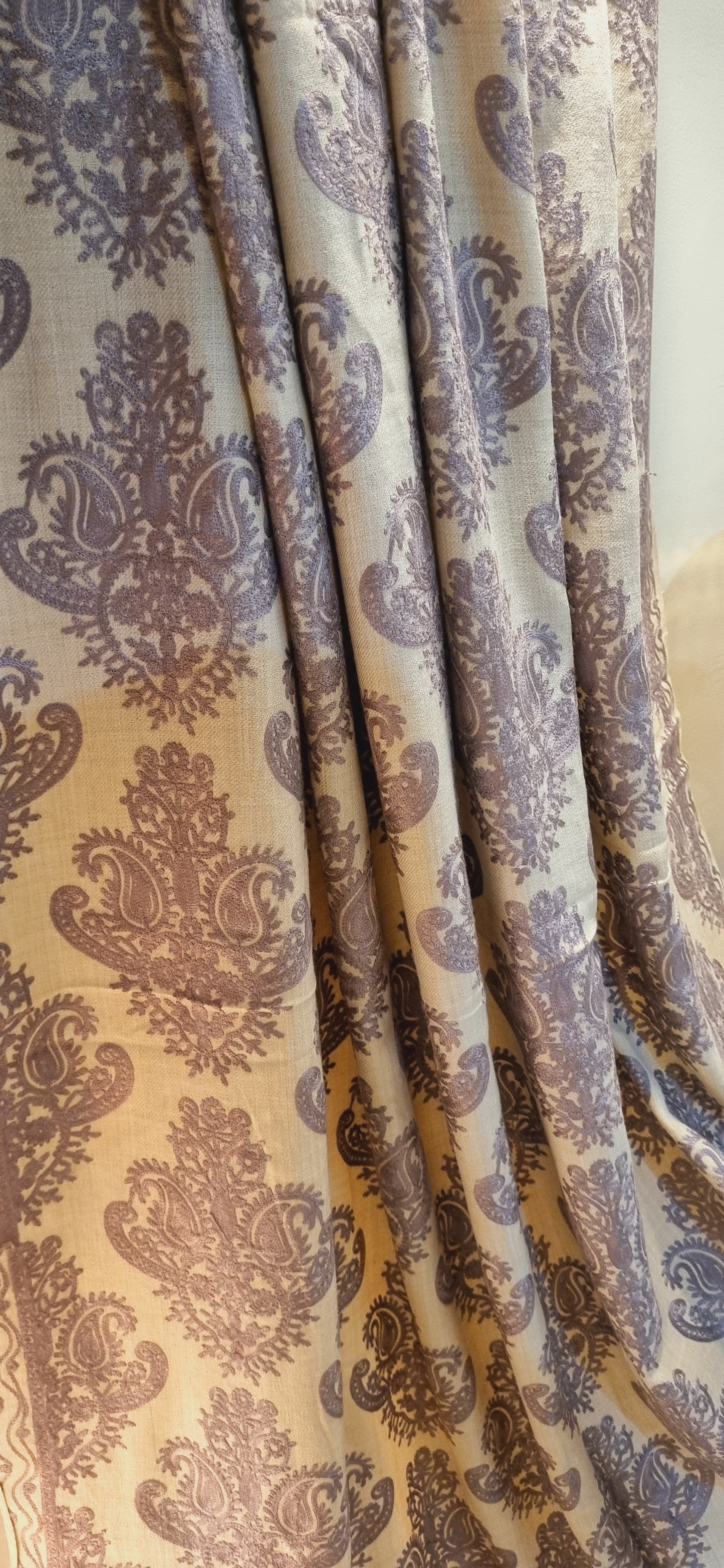 Sale: Embroidered shawls: Pashmina