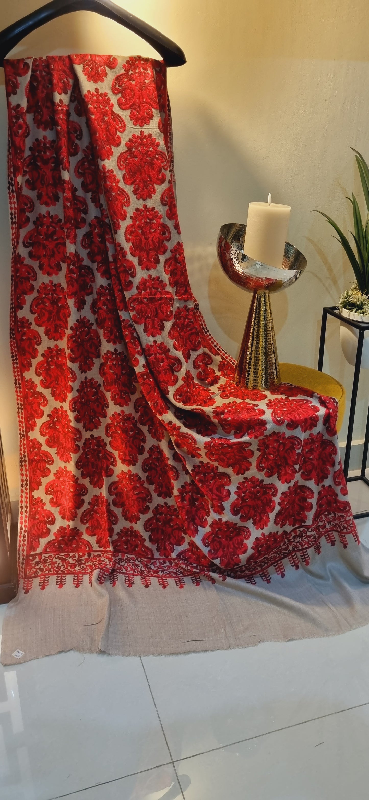 Sale: Embroidered shawls: Pashmina