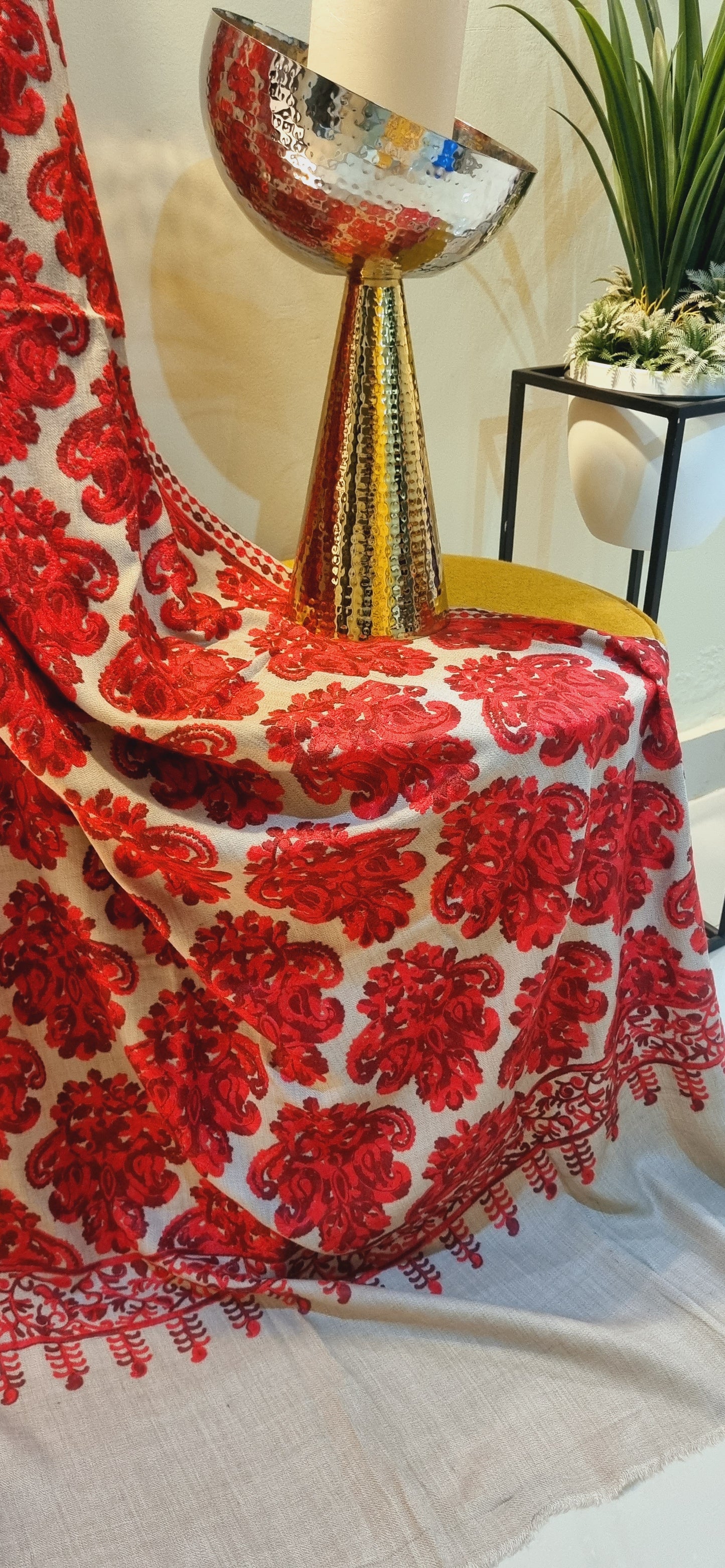 Sale: Embroidered shawls: Pashmina