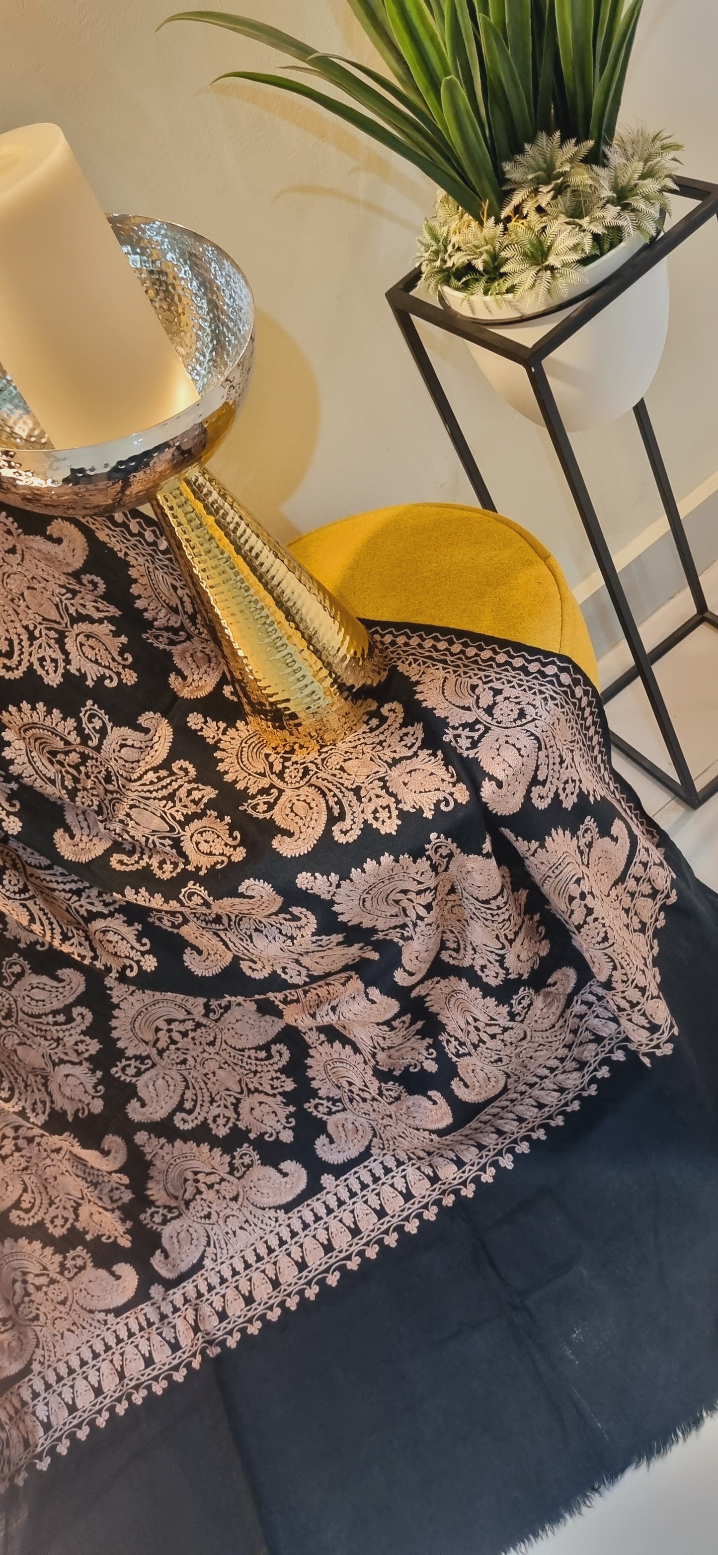 Sale: Embroidered shawls: Pashmina