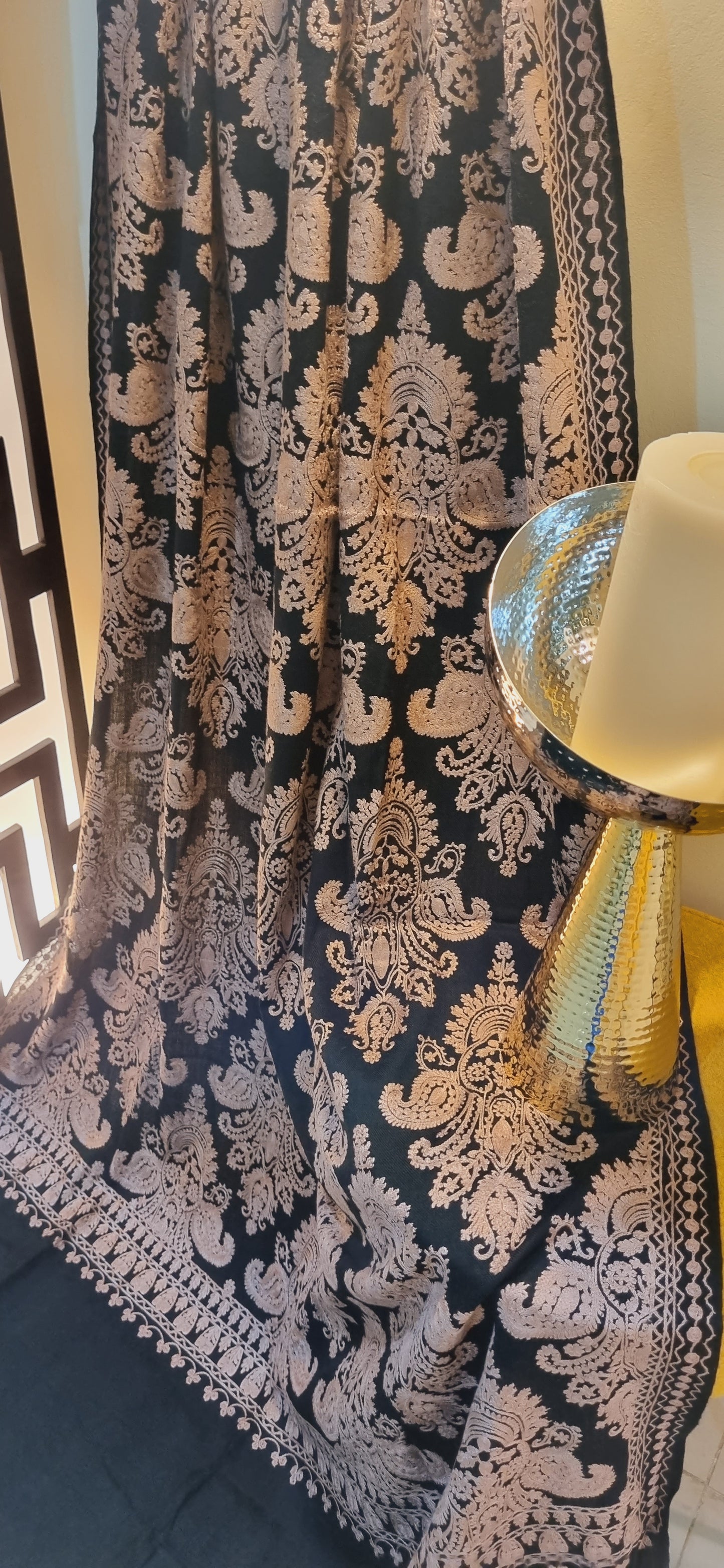Sale: Embroidered shawls: Pashmina
