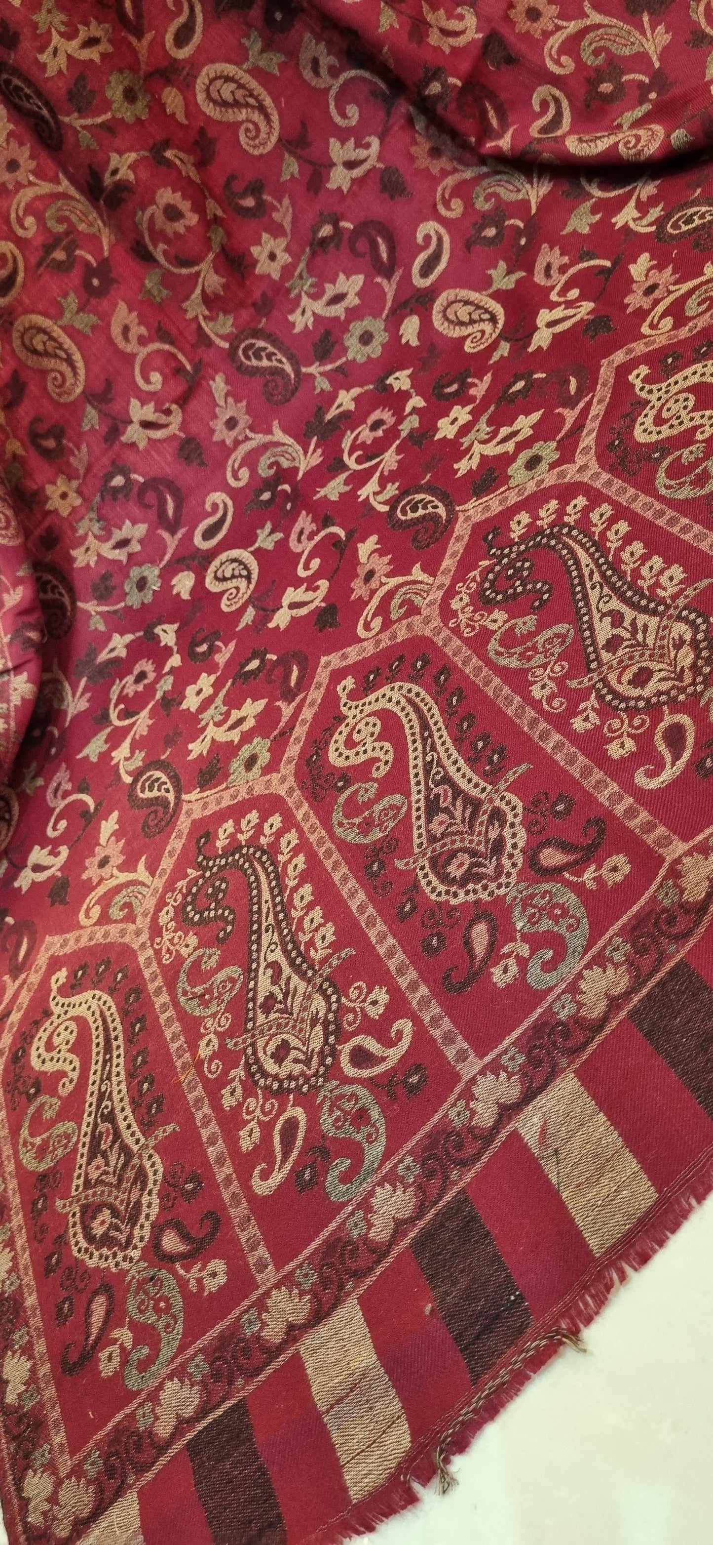 Kaani shawls: woollen pashmina