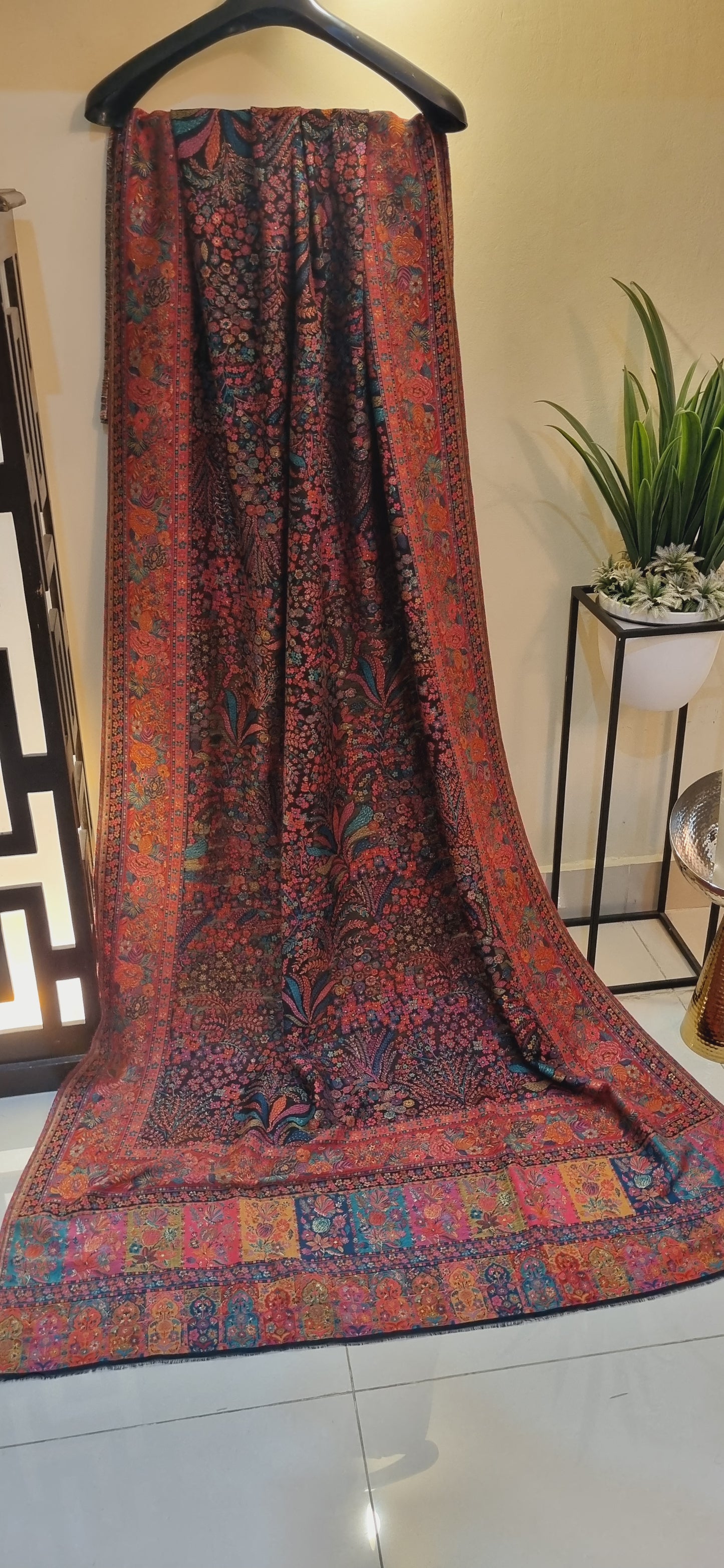Shahjahani kaani: shawl