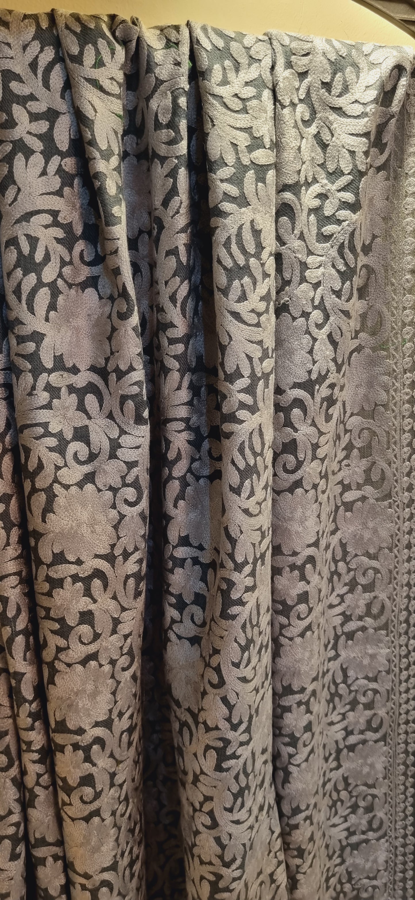 Sale: Embroidered shawl: Pashmina