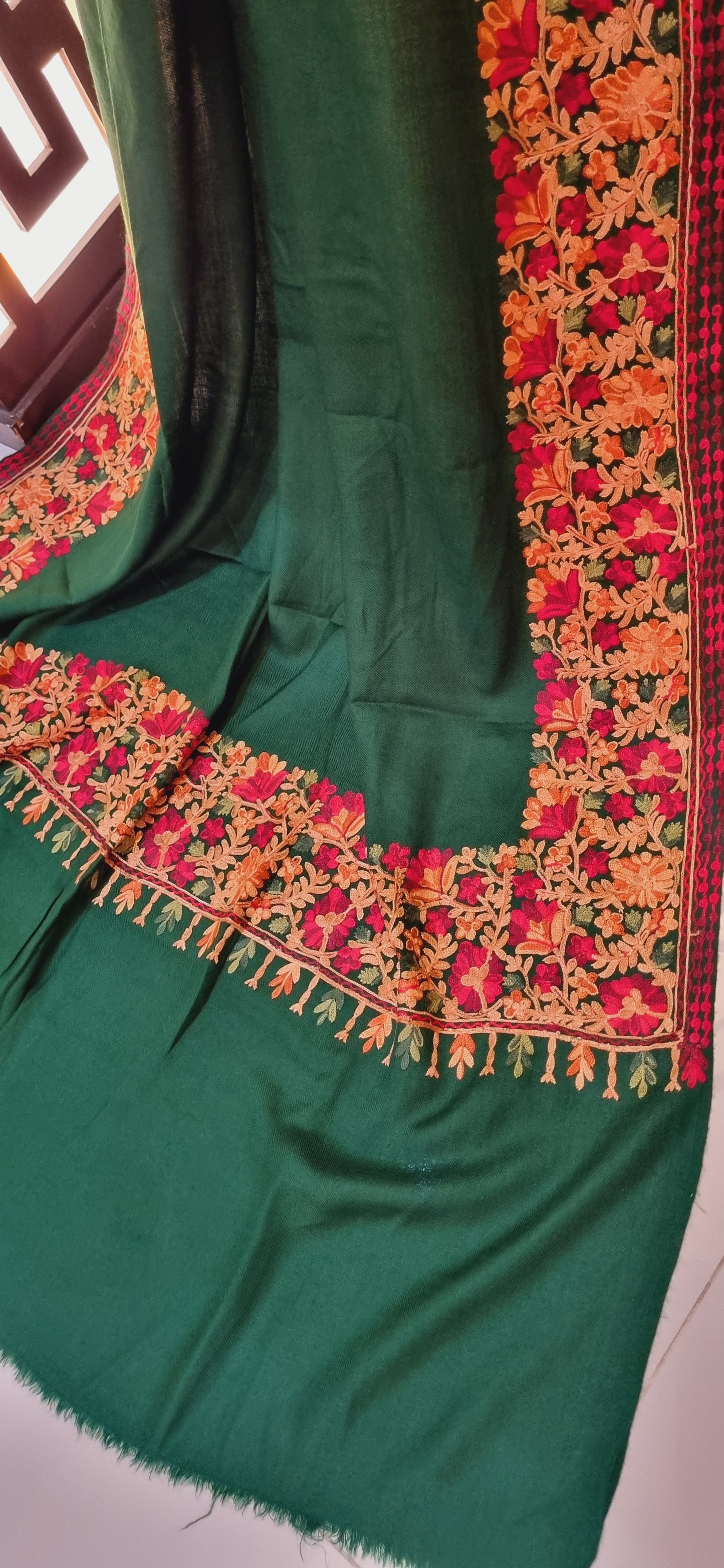 sale Embroidered shawl: pashmina