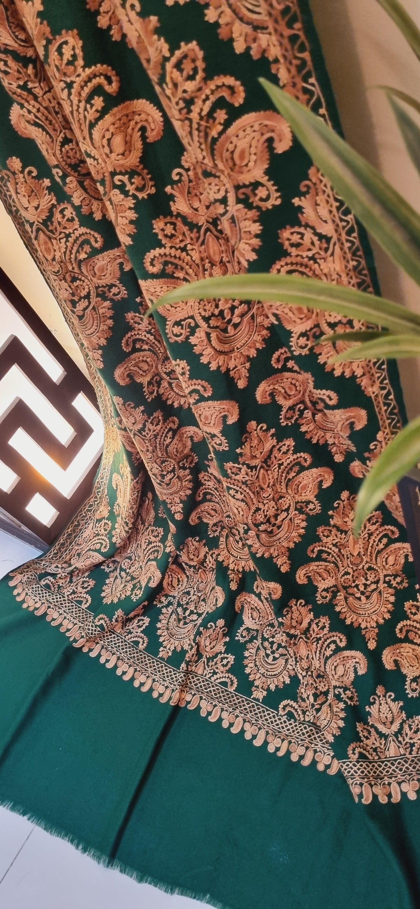 Sale: Embroidered shawl: Pashmina