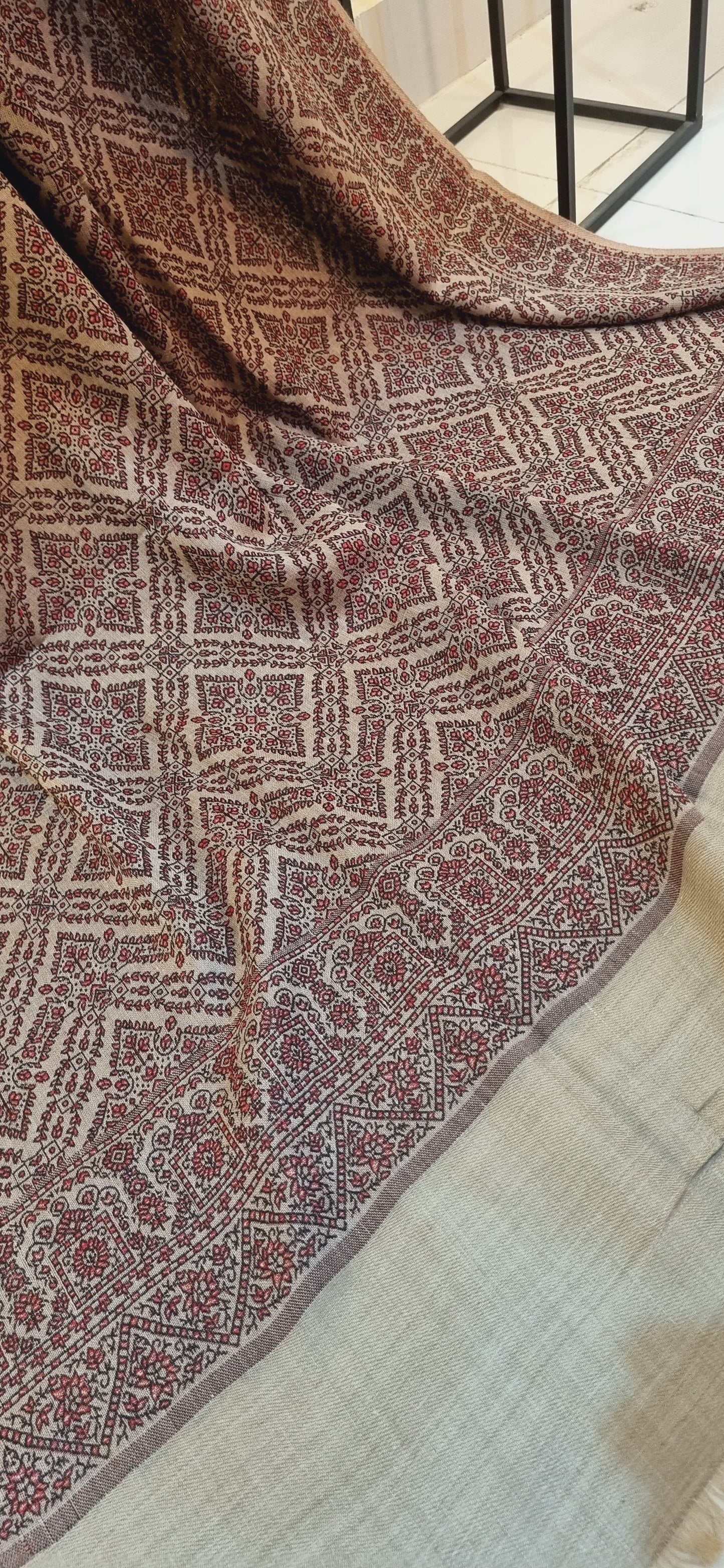 Kaani shawl: woollen pashmina