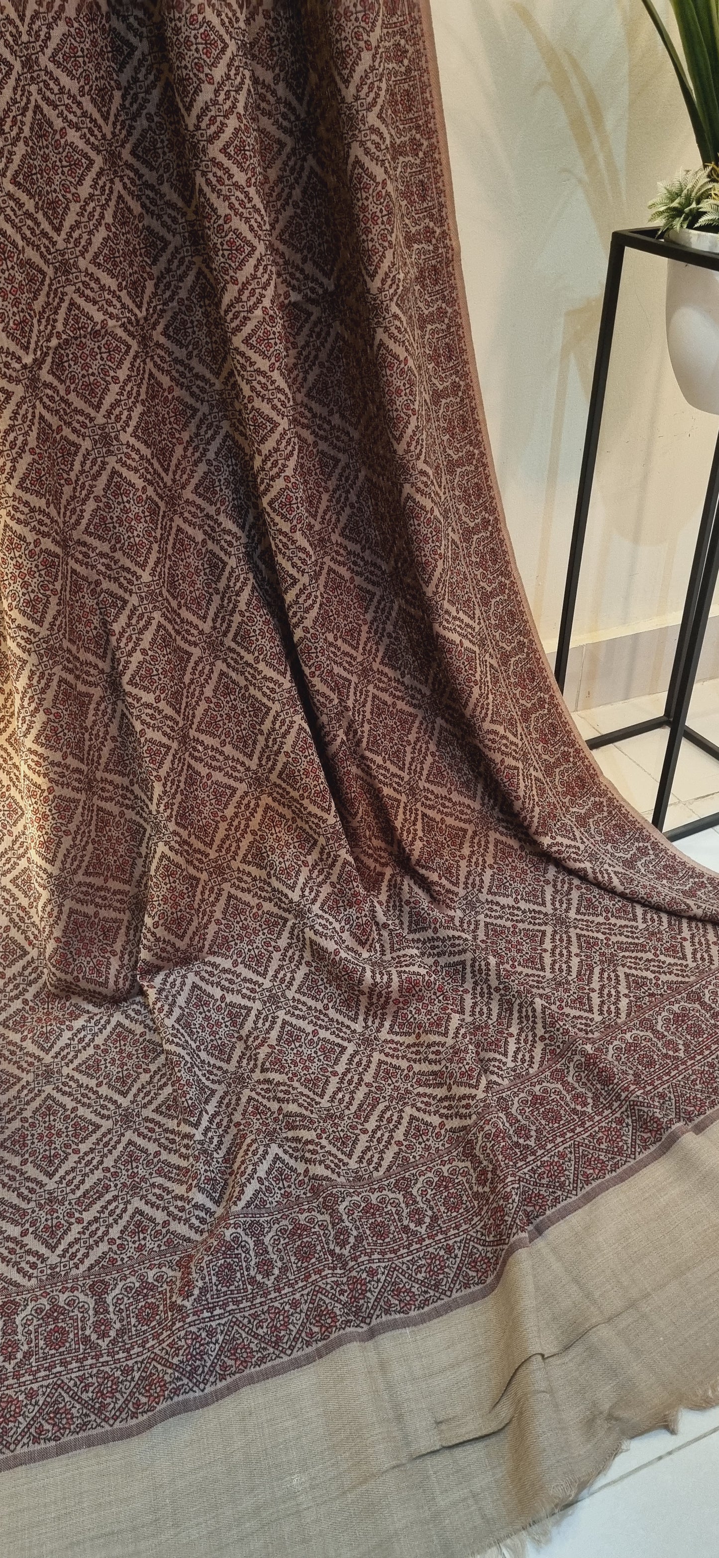 Kaani shawl: woollen pashmina