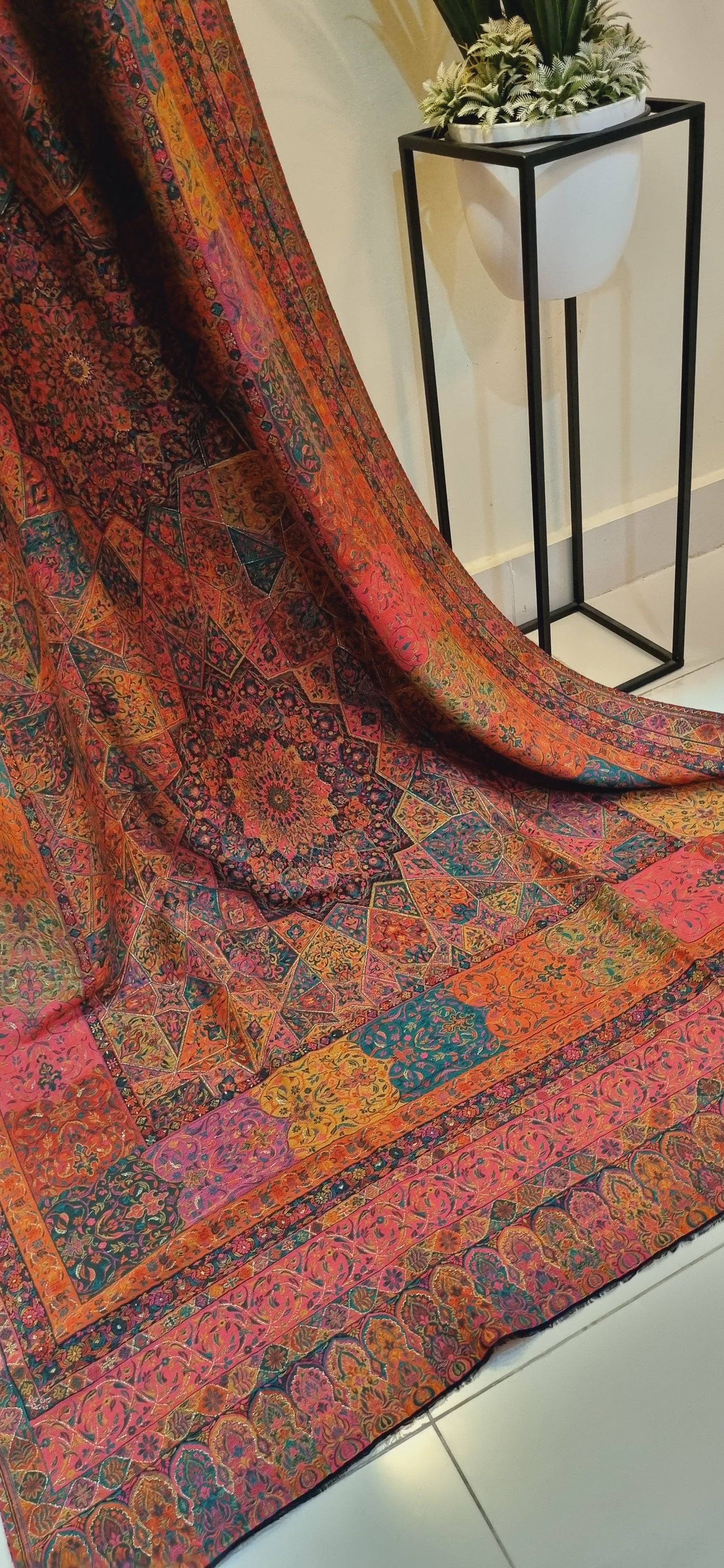 Shahjahani kaani: shawl