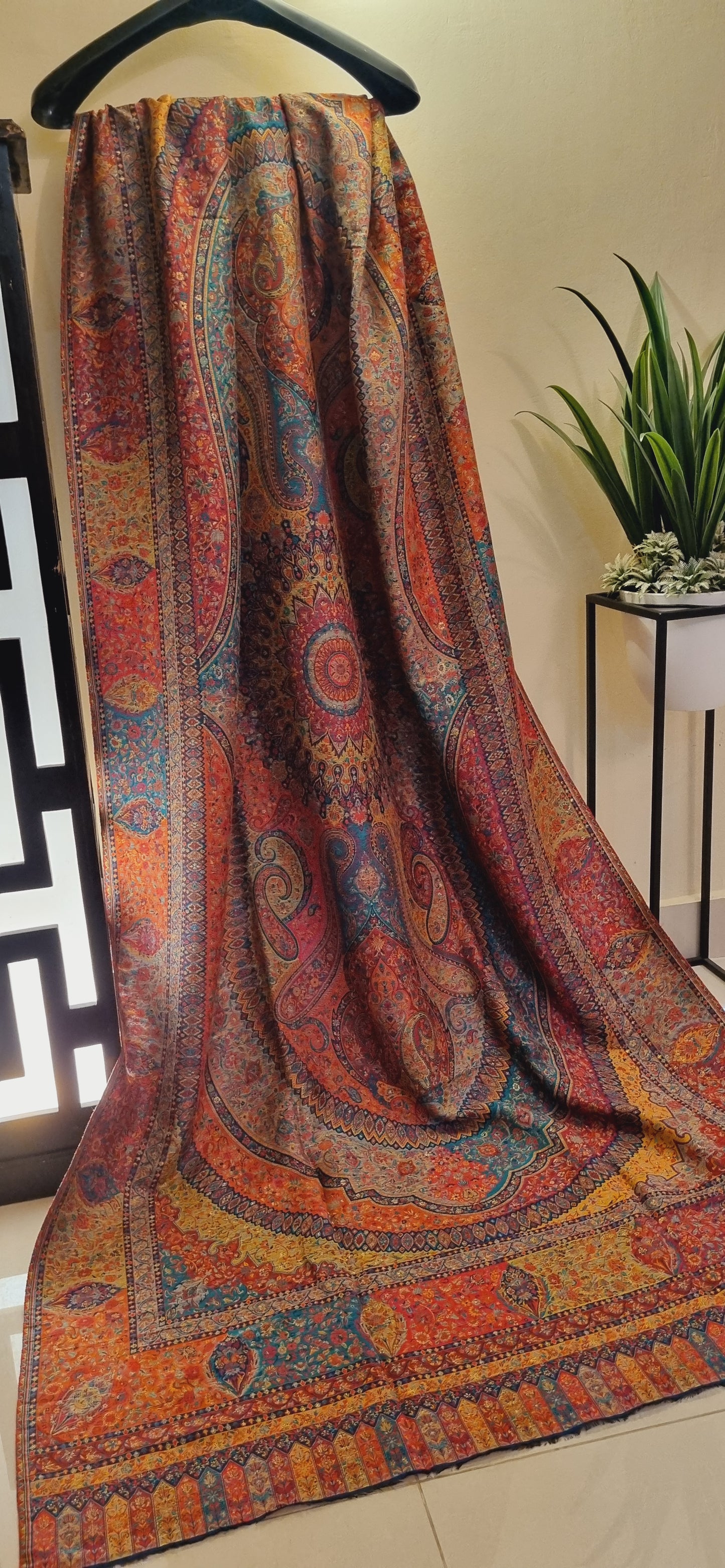 Shahjahani kaani: shawl