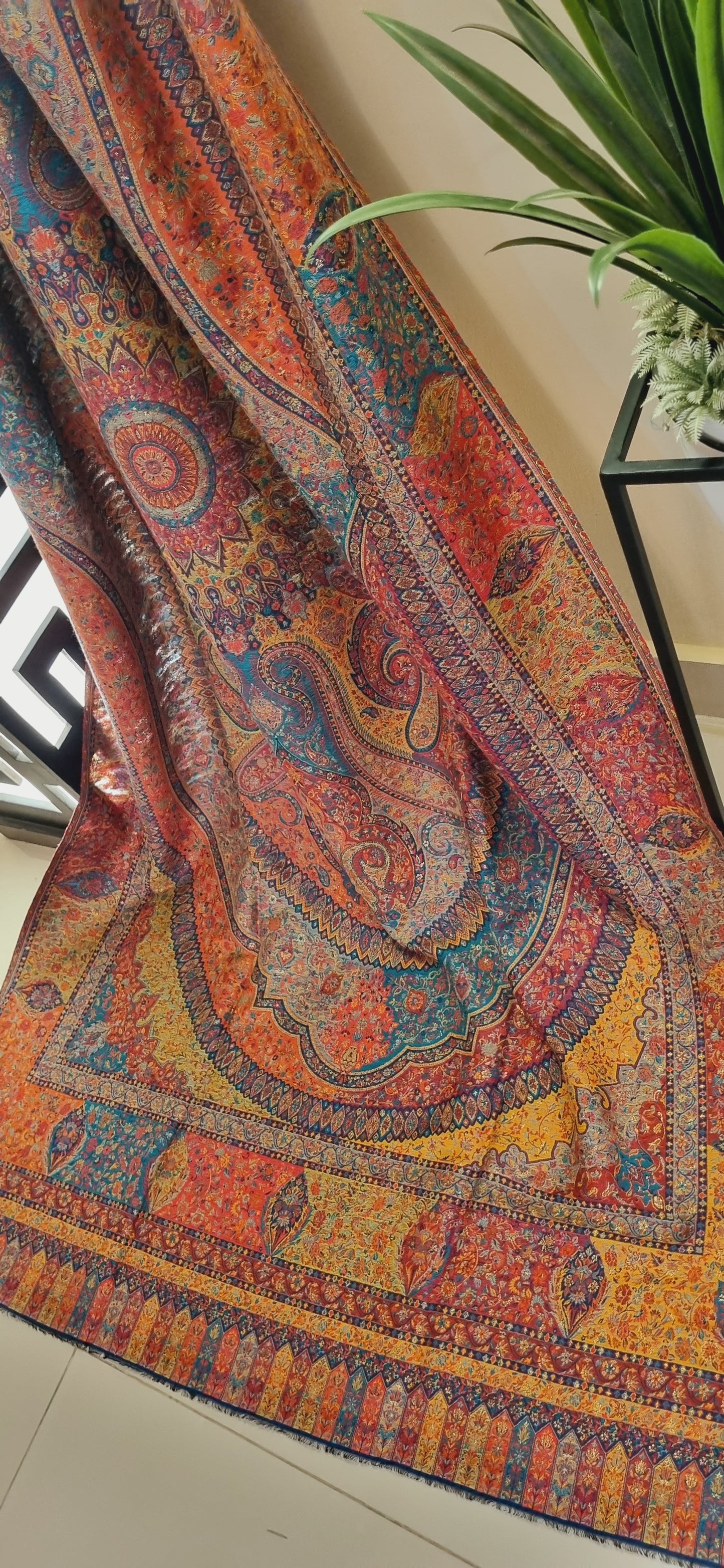 Shahjahani kaani: shawl