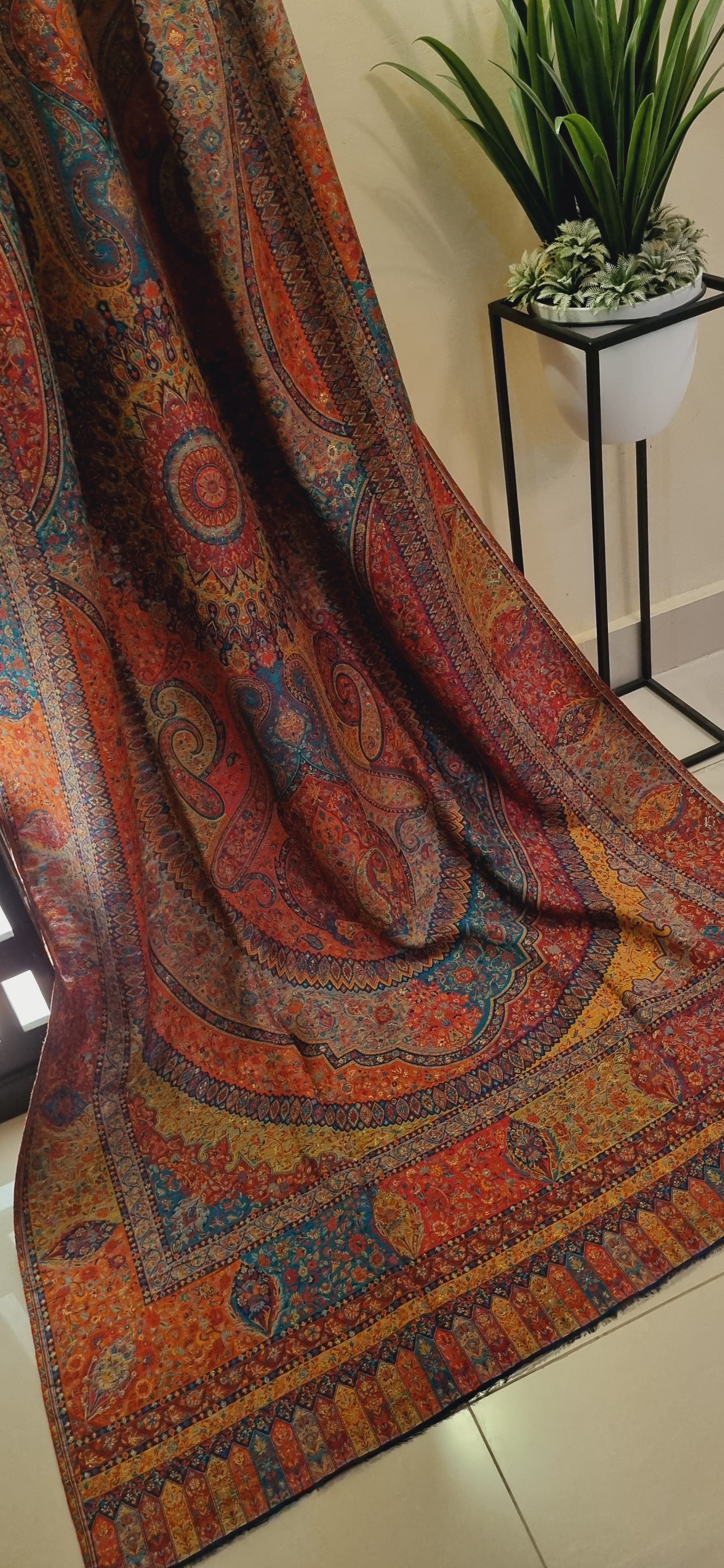 Shahjahani kaani: shawl