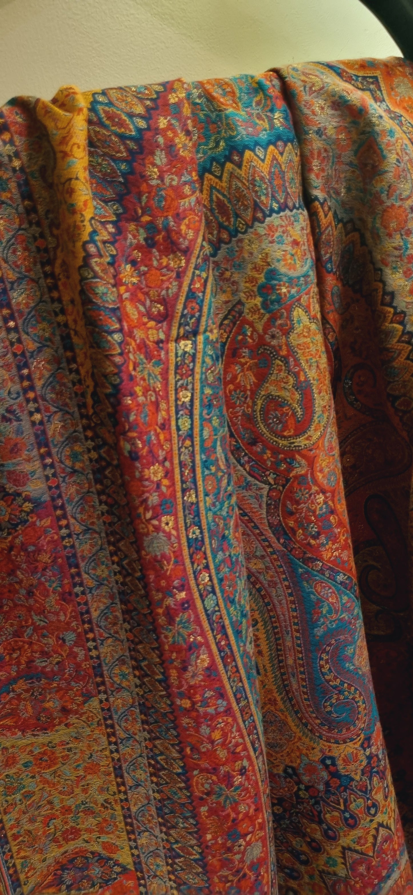 Shahjahani kaani: shawl