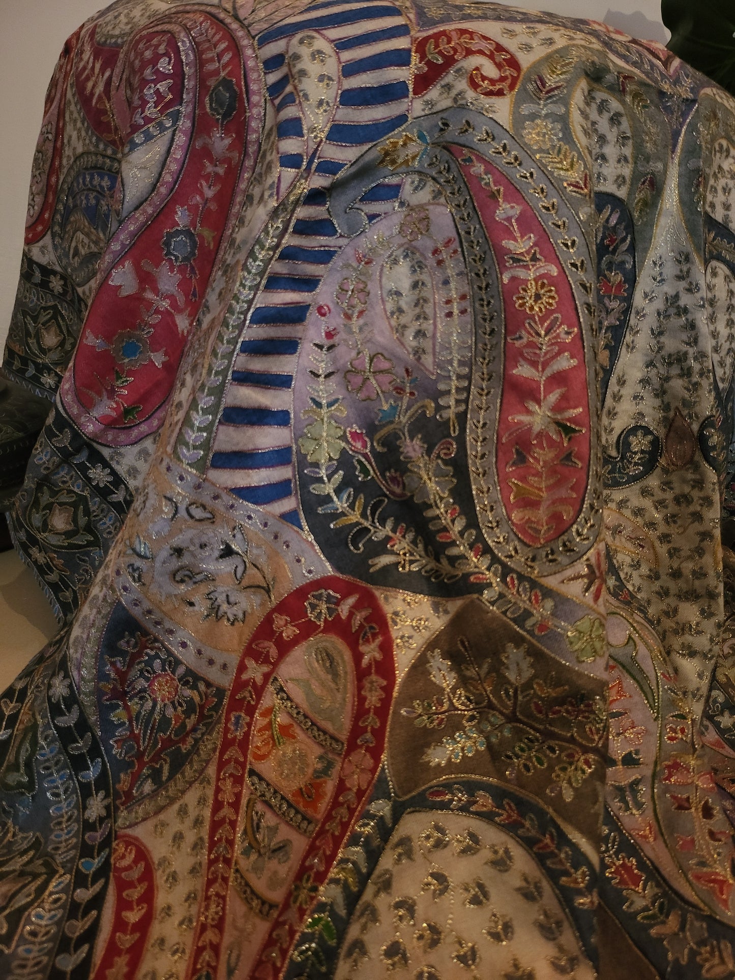 A tilla embroidered: Reelkaar kalamkari