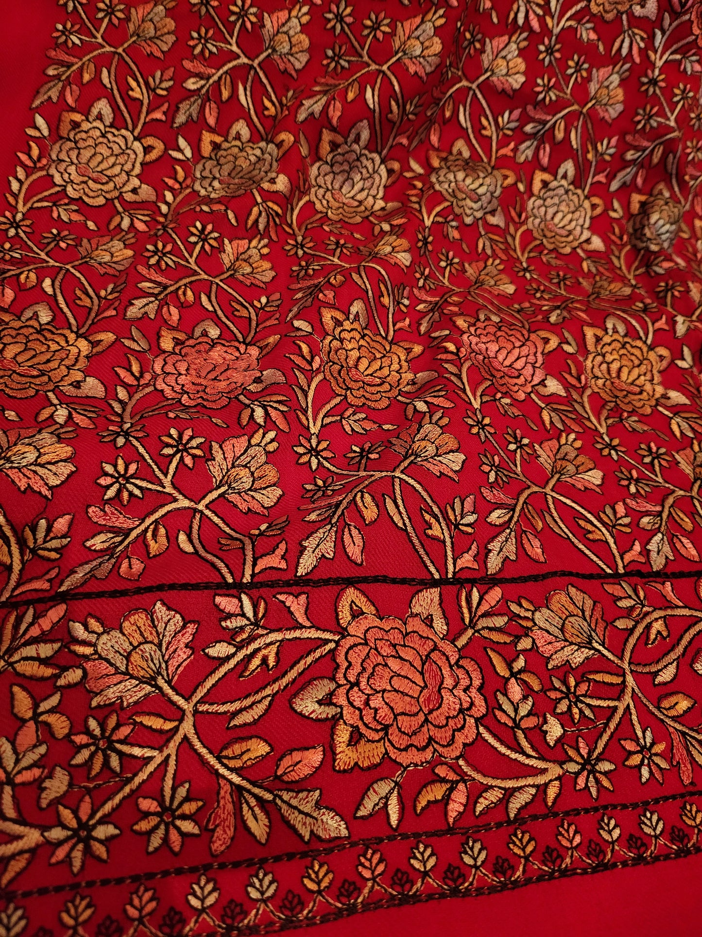 sale Pashmina suit : Embroidered