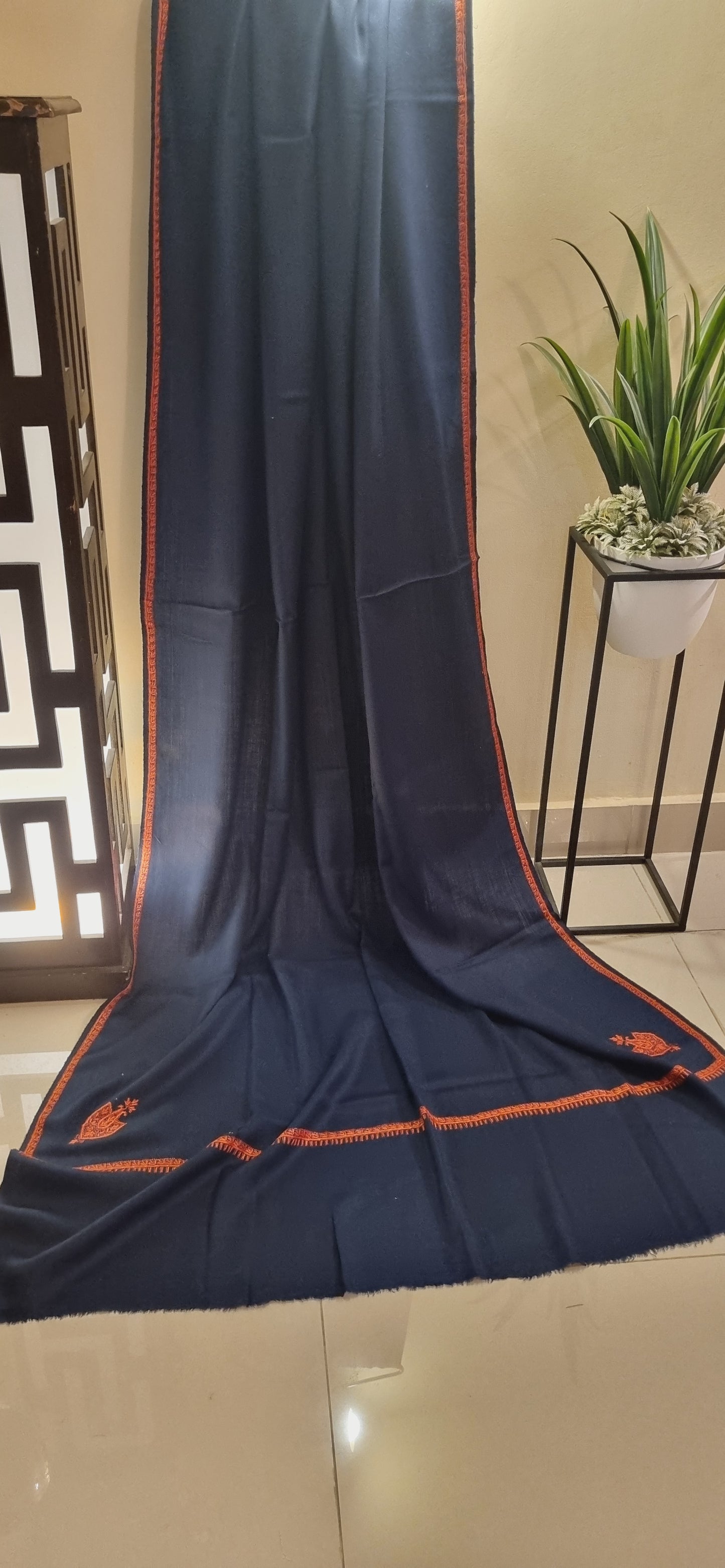 Embroidered shawls: woollen pashmina