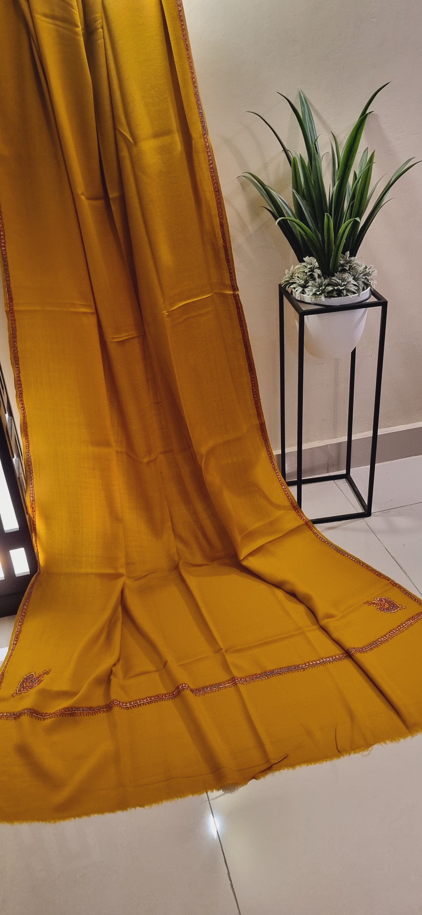 Embroidered shawls: woollen pashmina