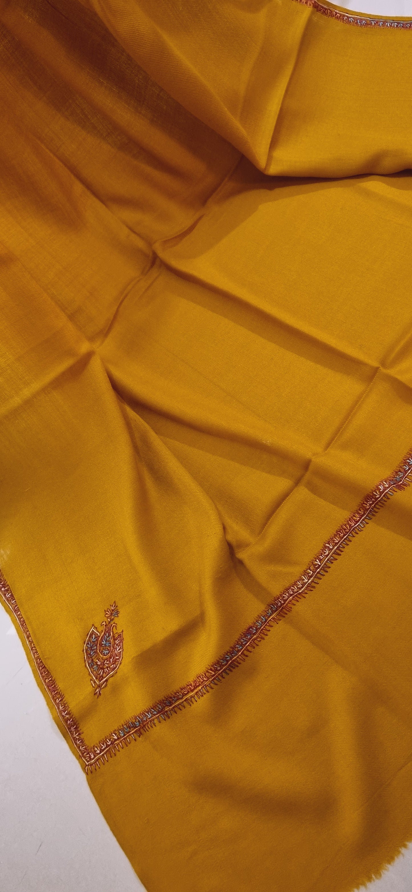 Embroidered shawls: woollen pashmina