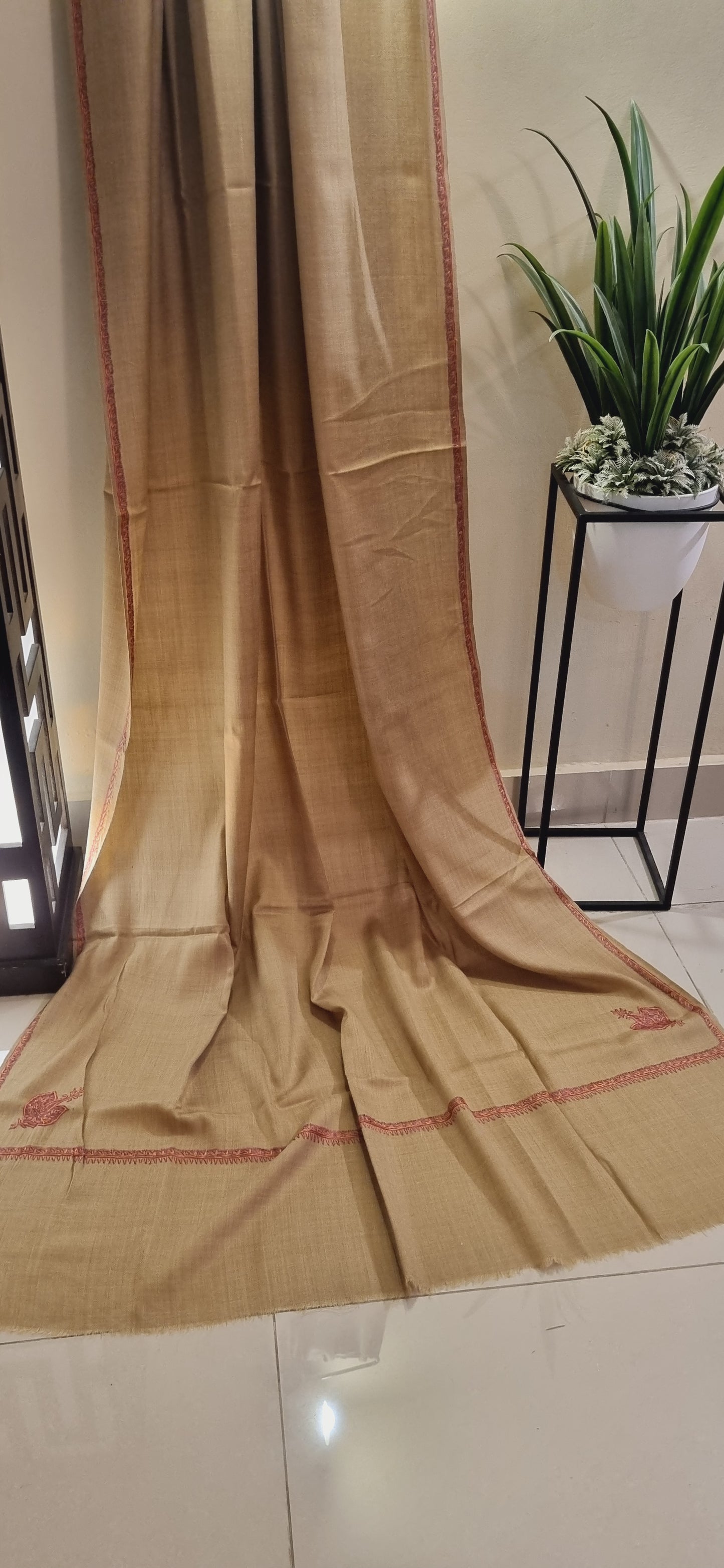 Embroidered shawls: woollen pashmina