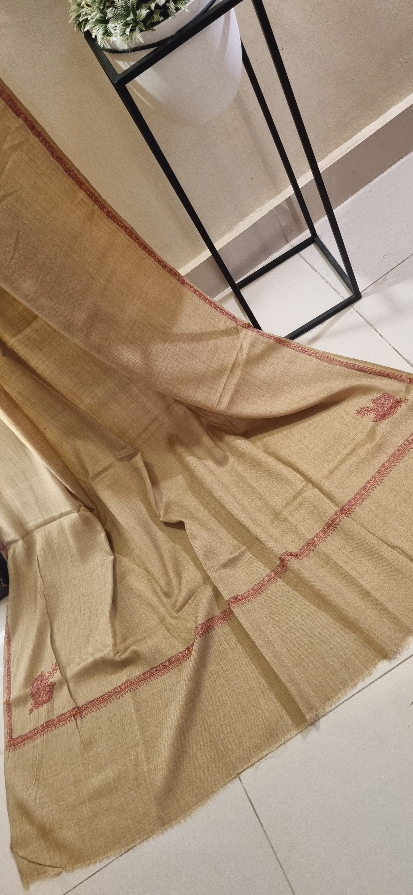 Embroidered shawls: woollen pashmina