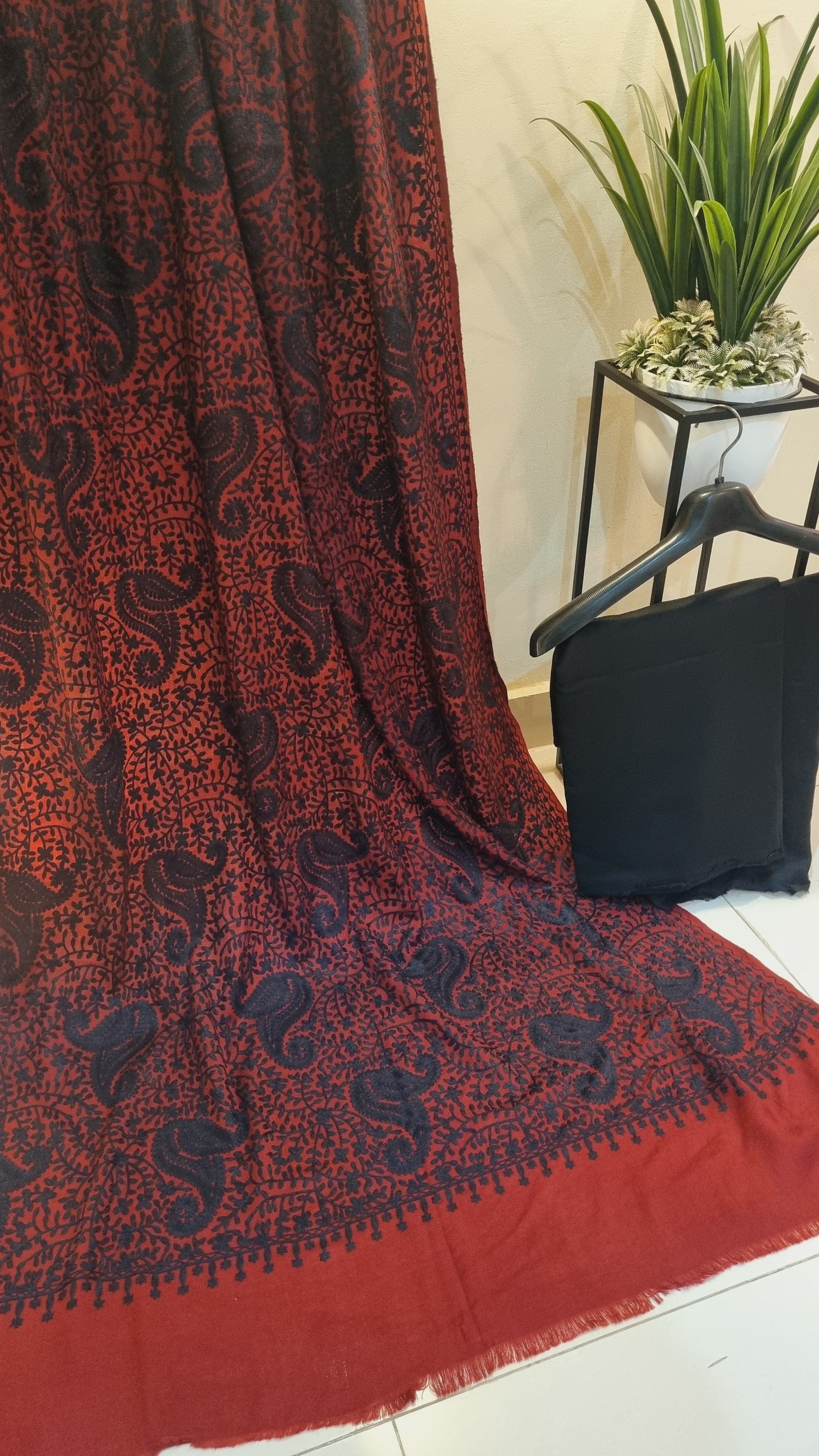 Embroidered suit: Pashmina