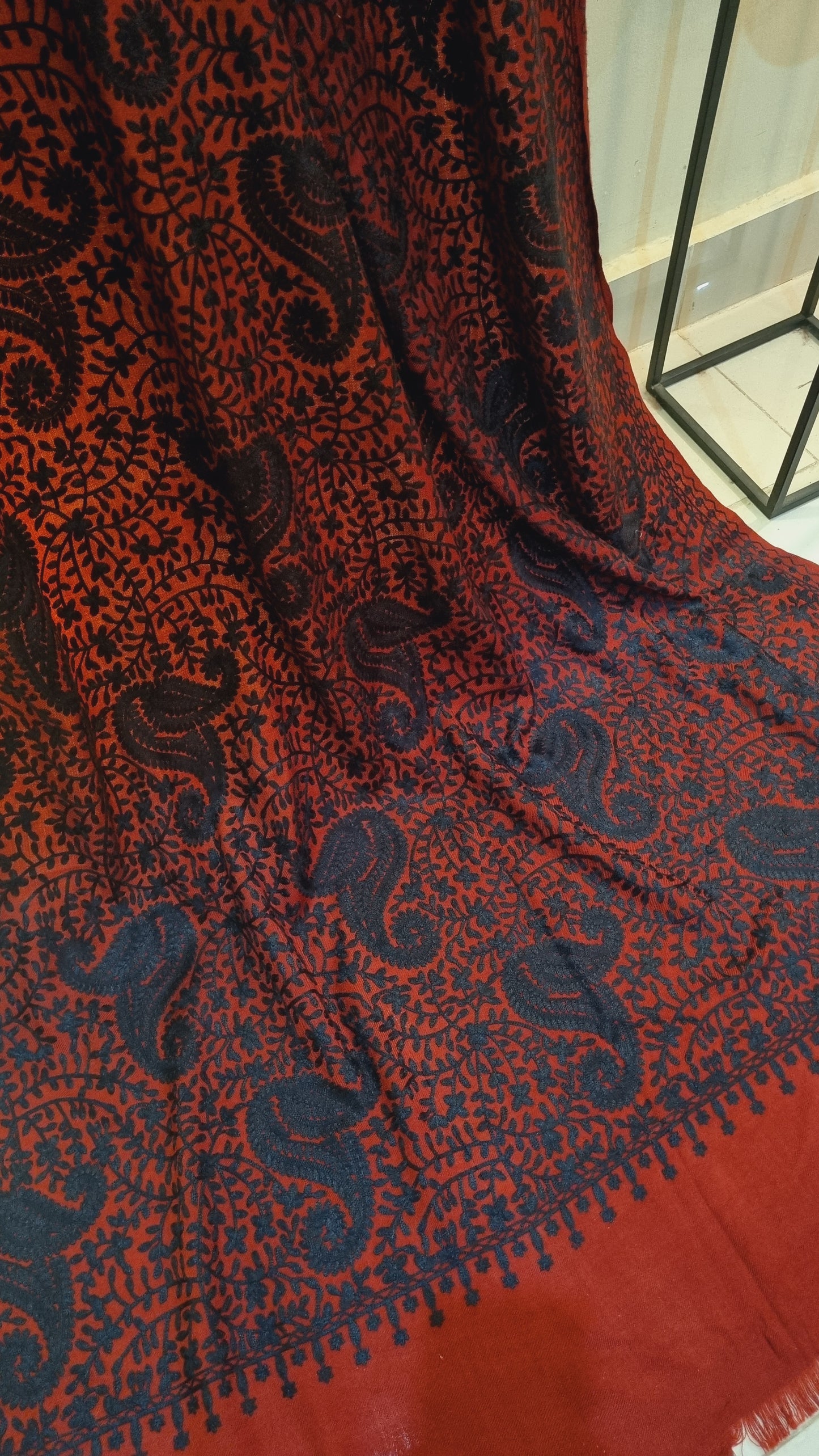 Embroidered shawl: pashmina