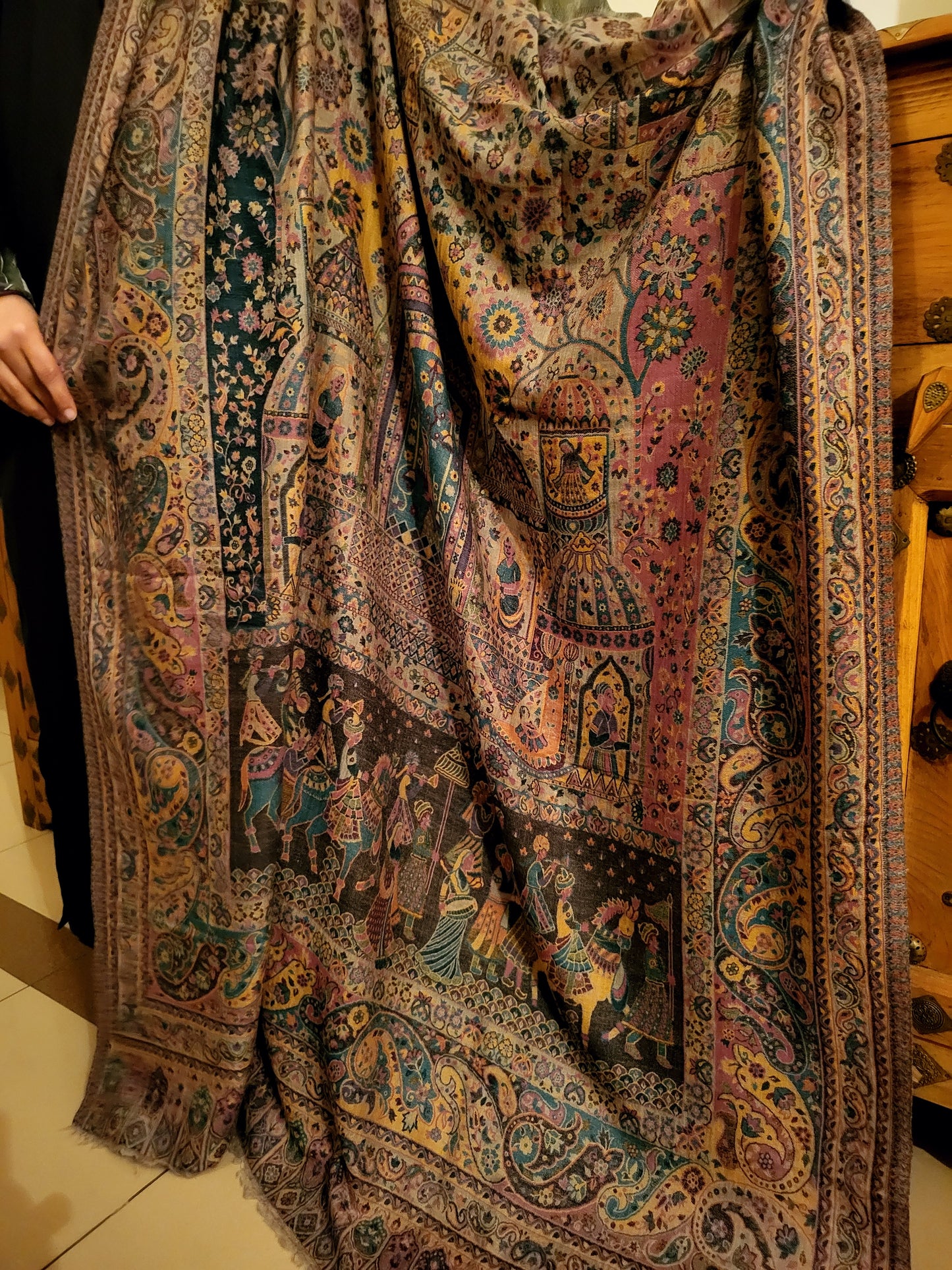 A Darbari kaani shawl : pure toosh