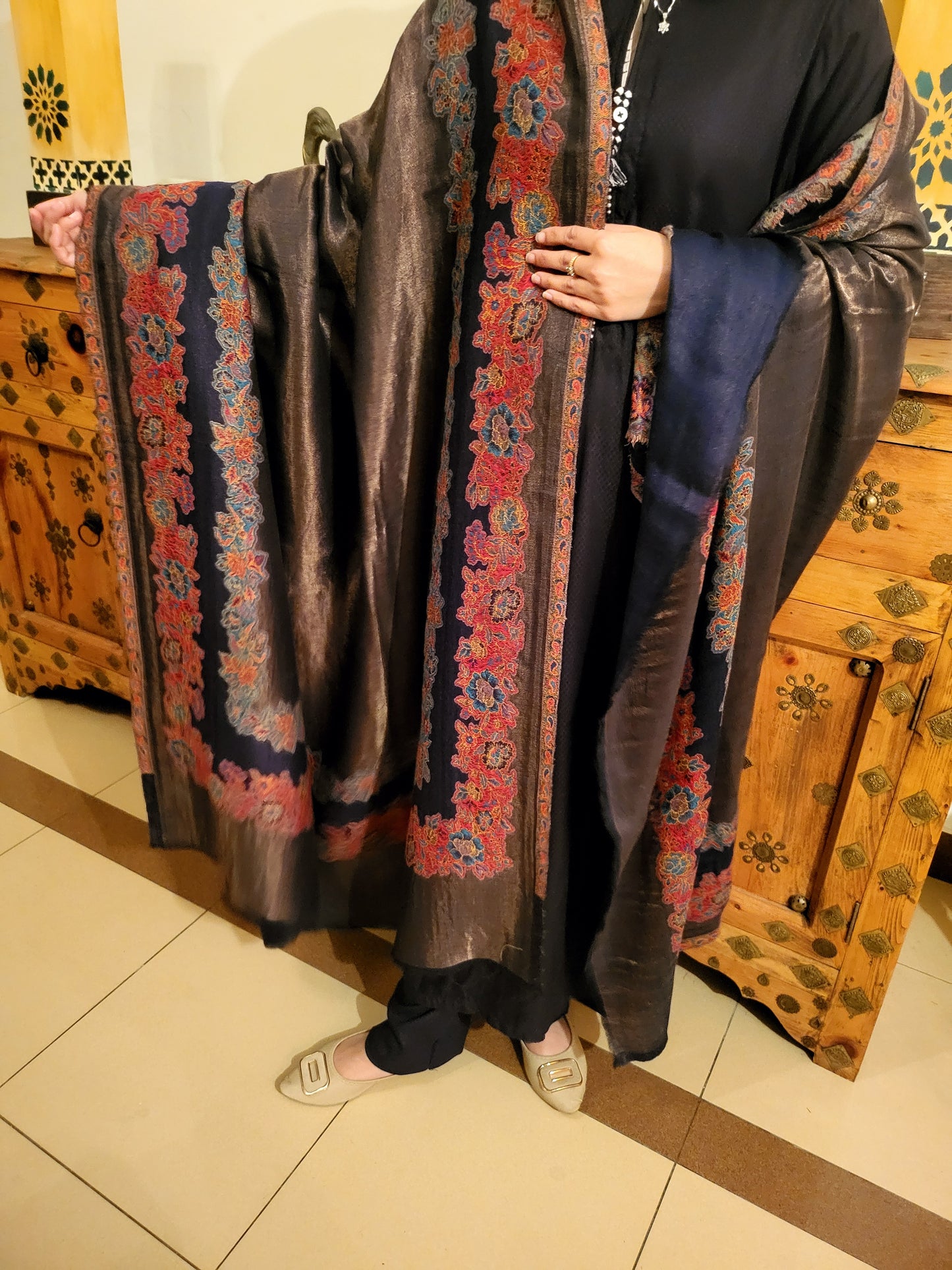 Double border : moonlight kaani shawl