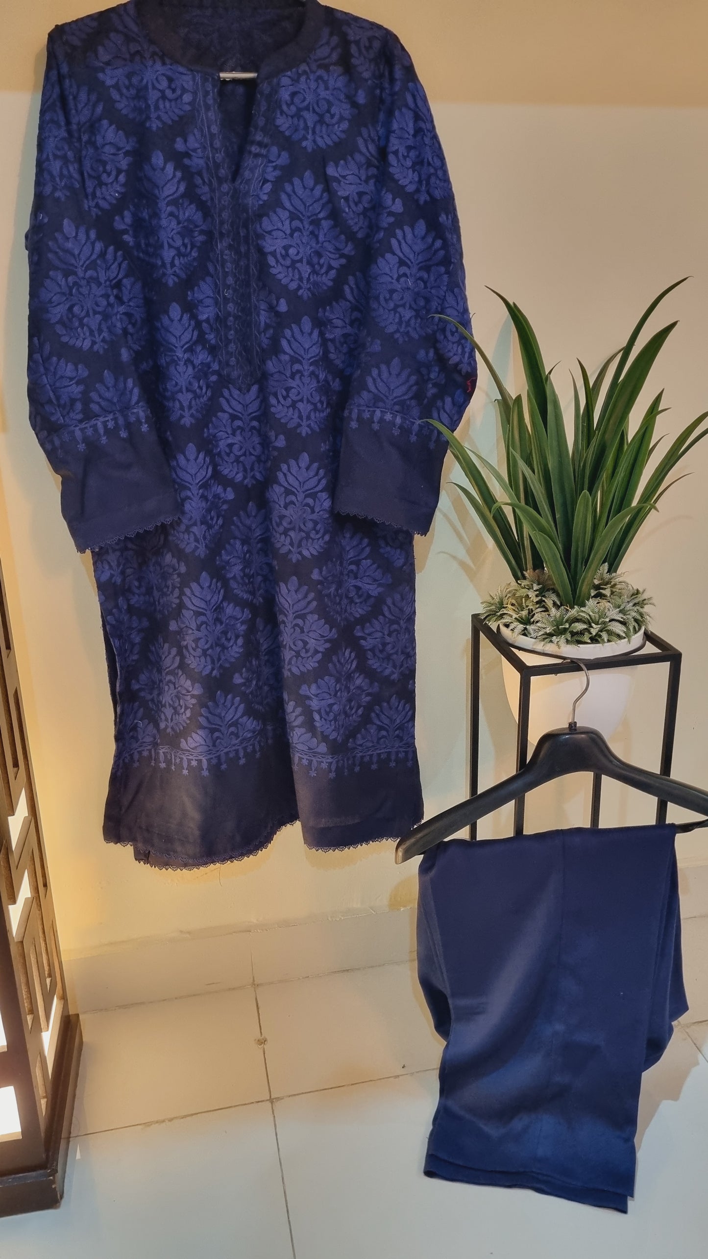 Embroidered suit: Two piece