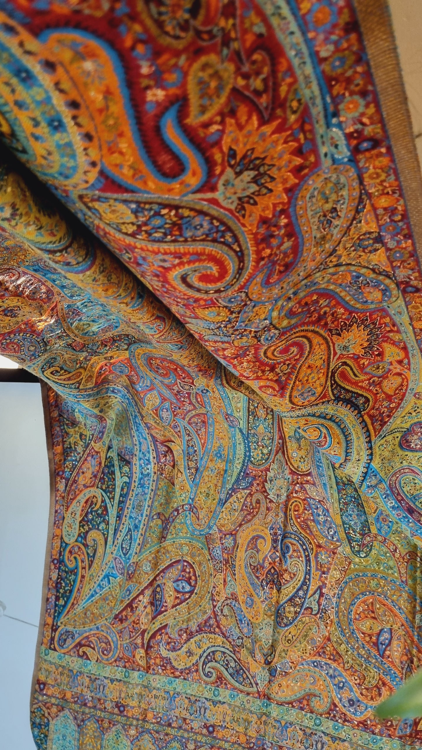 Kaani shawl: silk