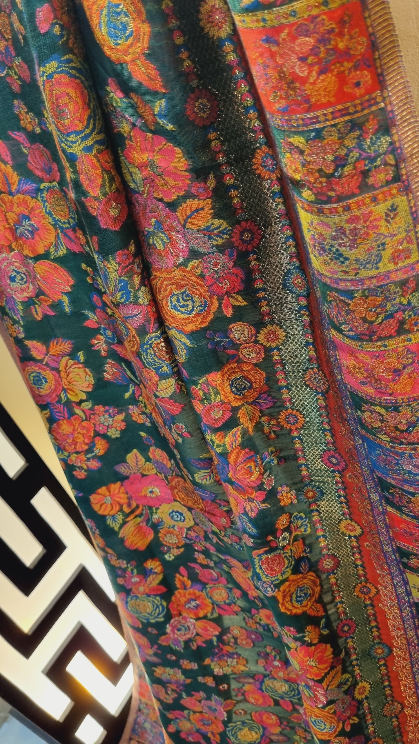 Kaani shawl: silk