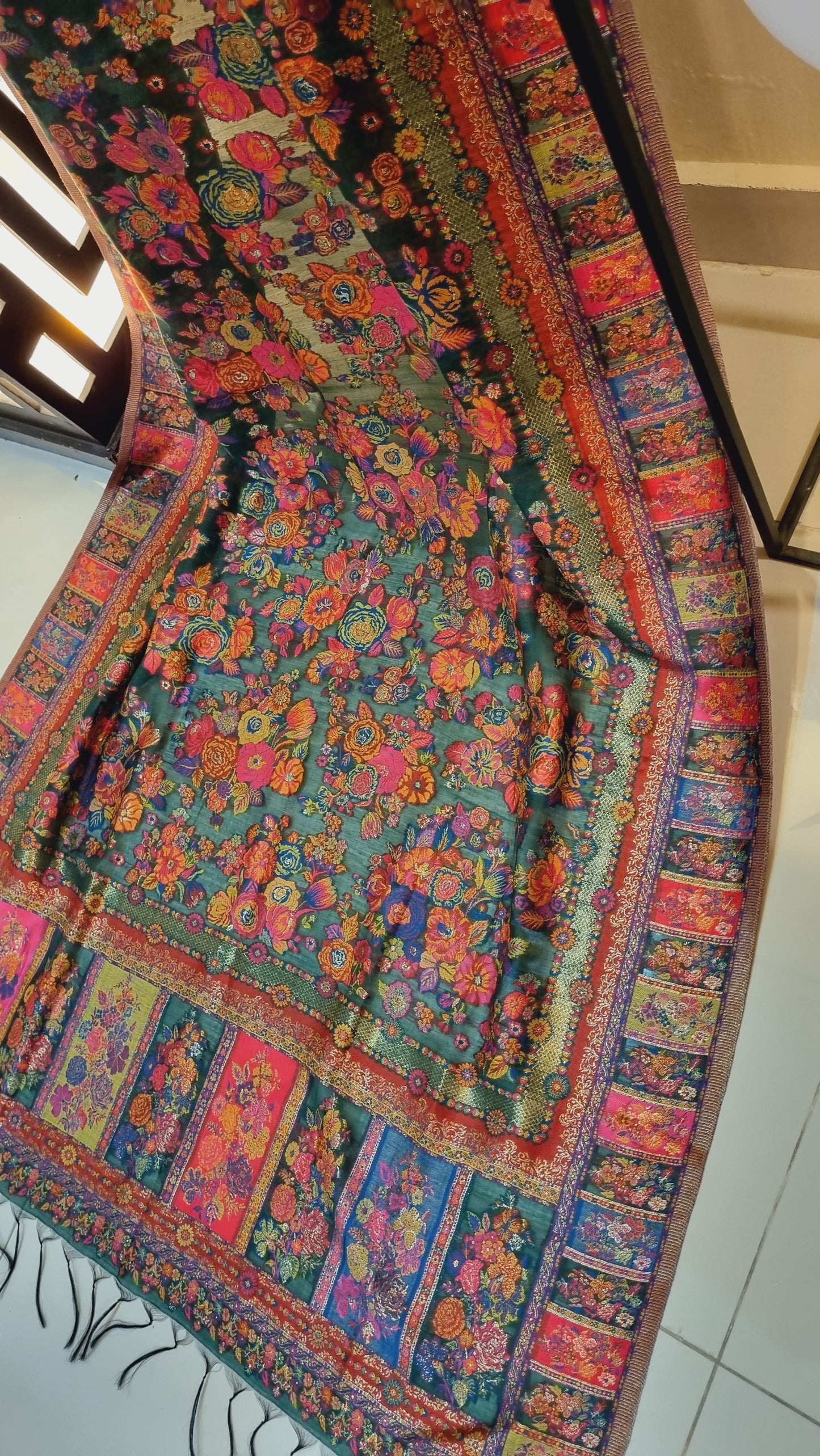 Kaani shawl: silk