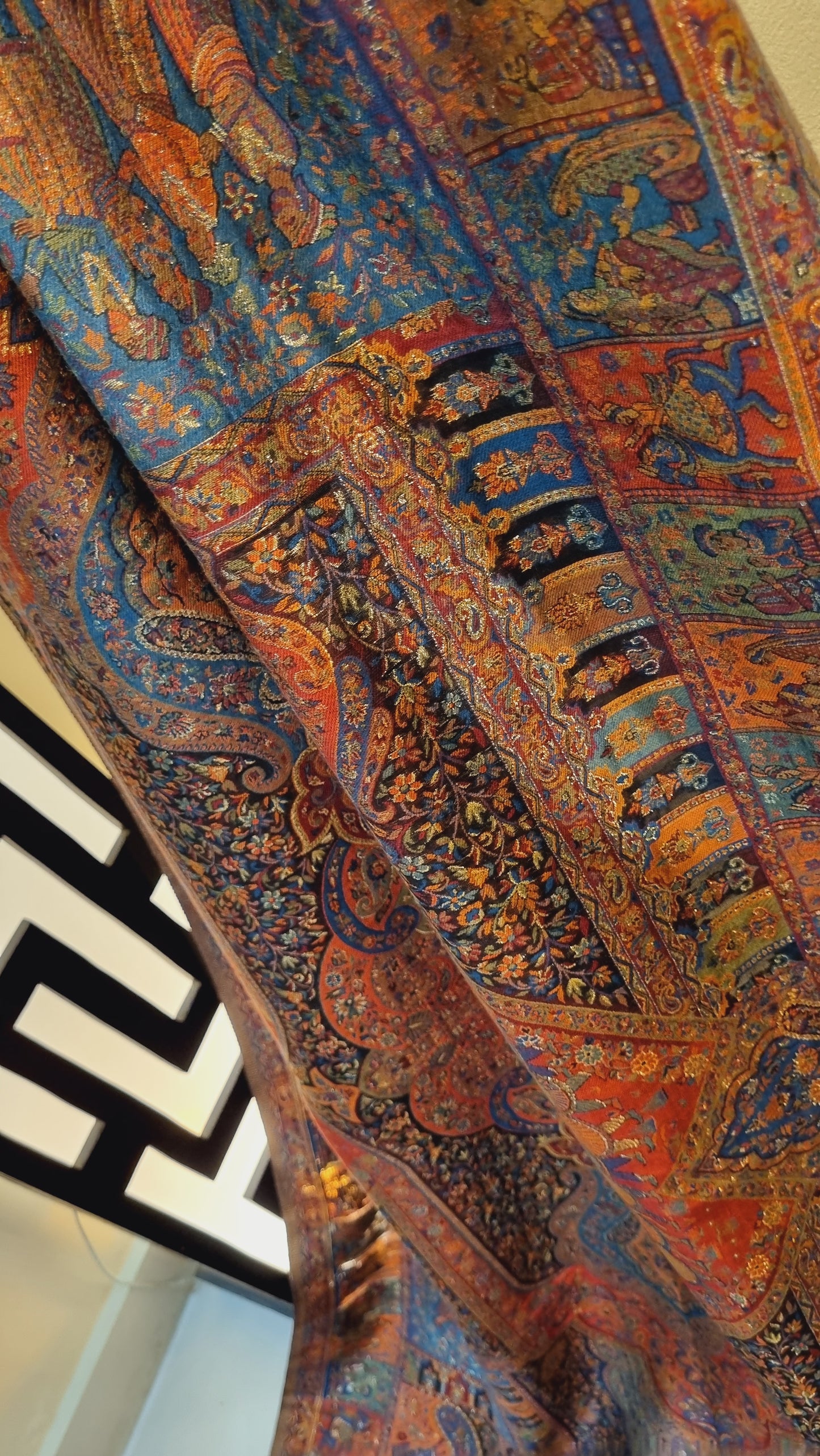 Kaani shawl: silk