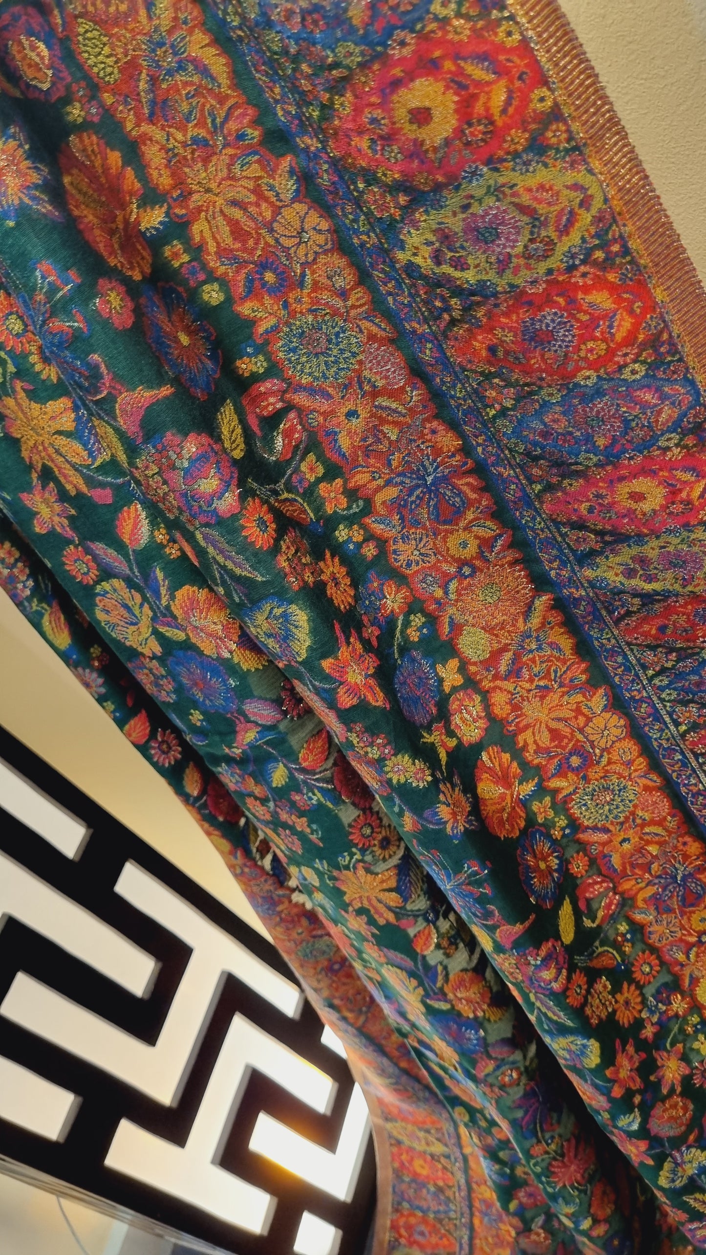 Kaani shawl: silk