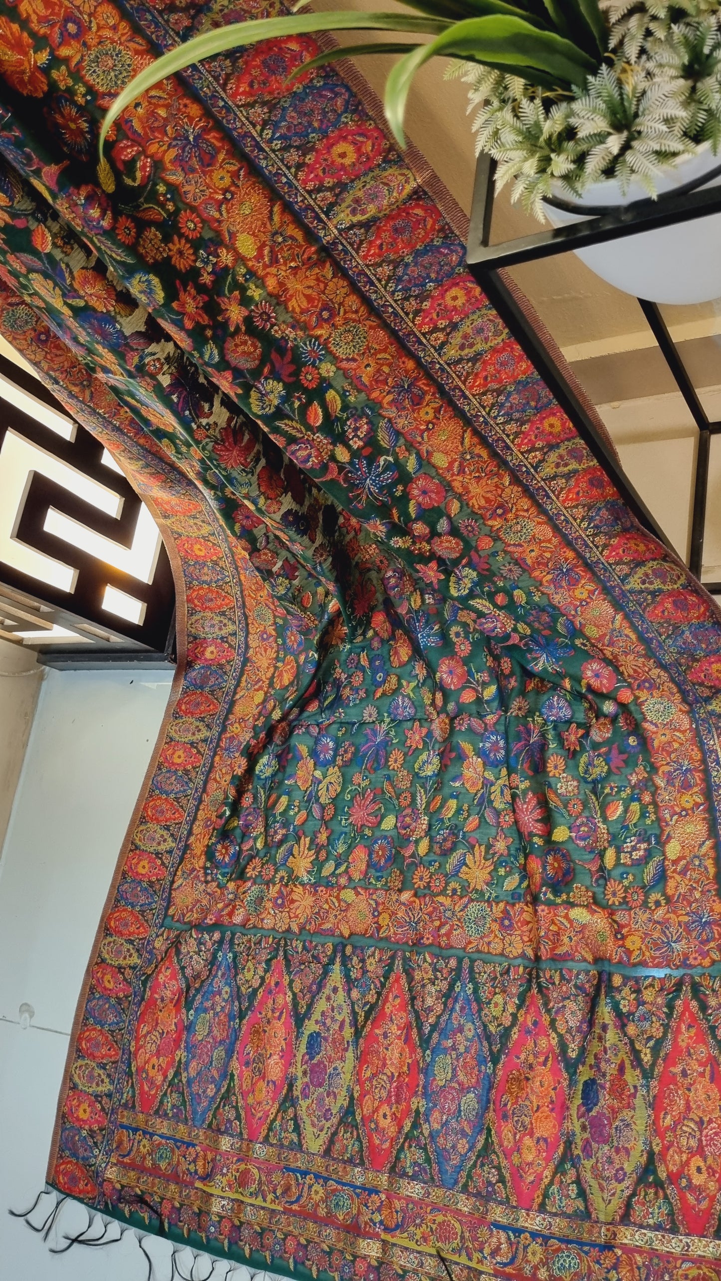 Kaani shawl: silk