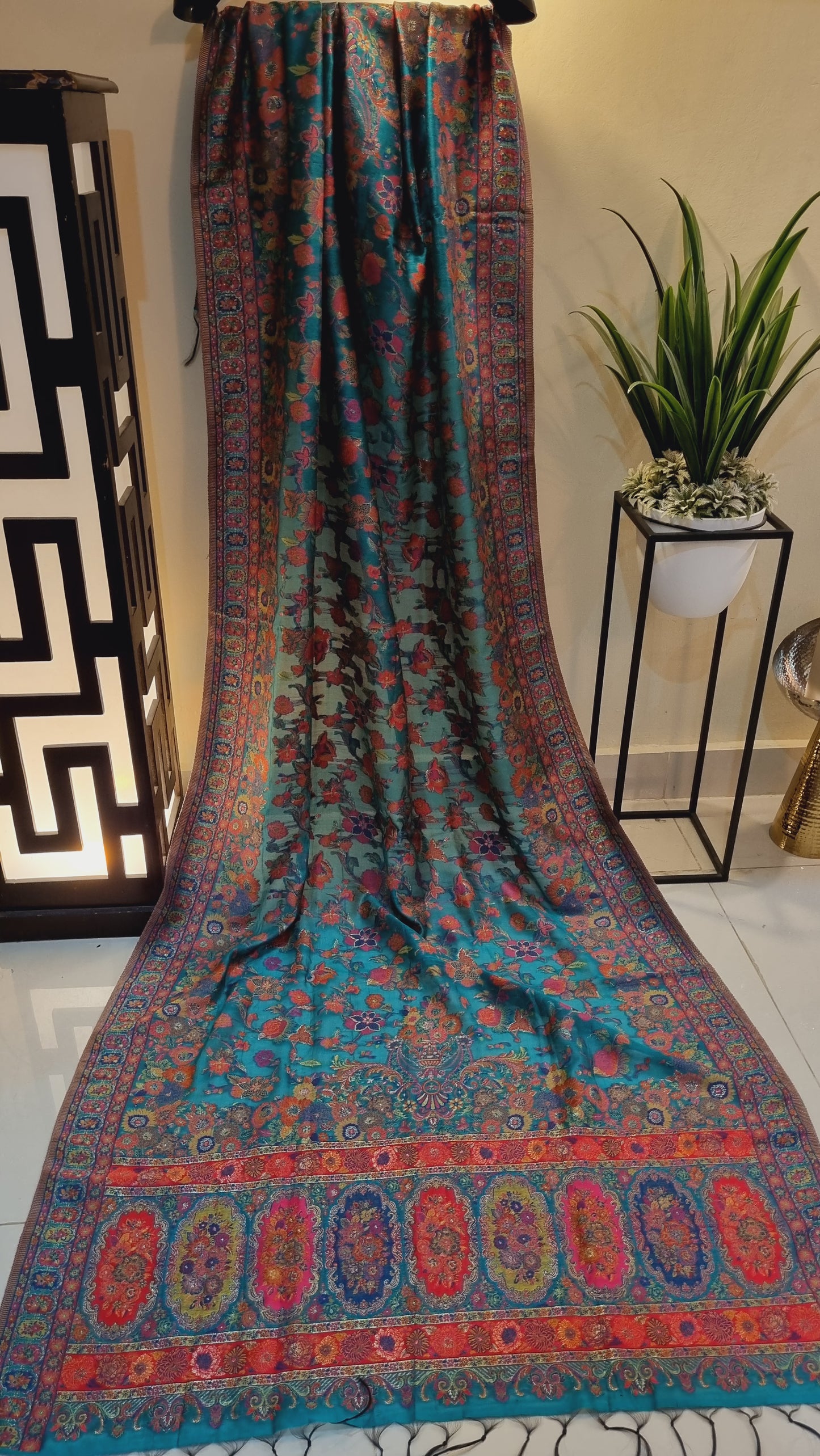 Kaani shawl: silk