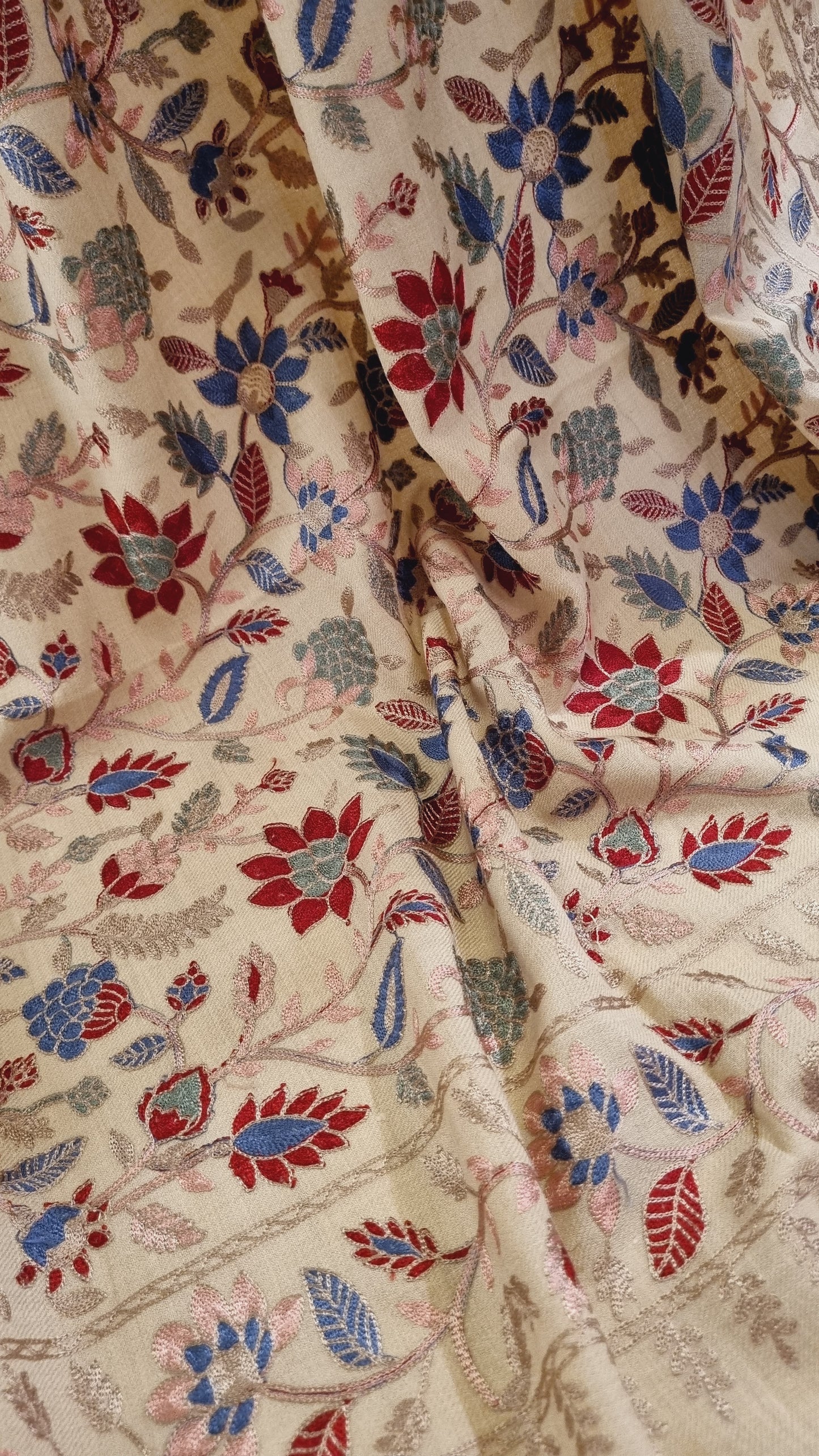 Embroidered shawl: pashmina