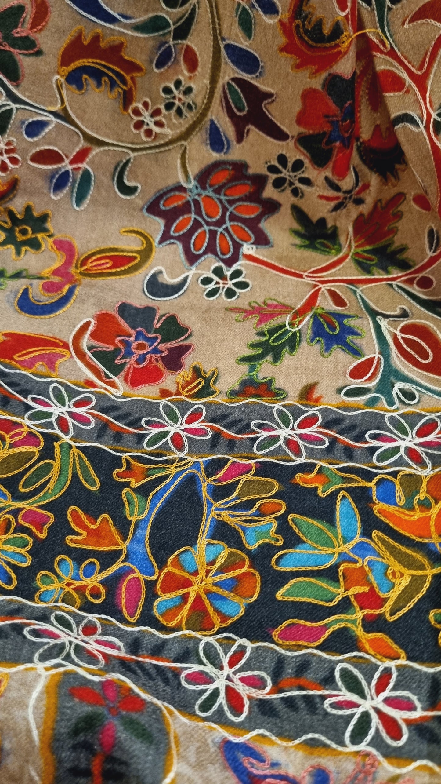 Reelkar embroidered: shawl