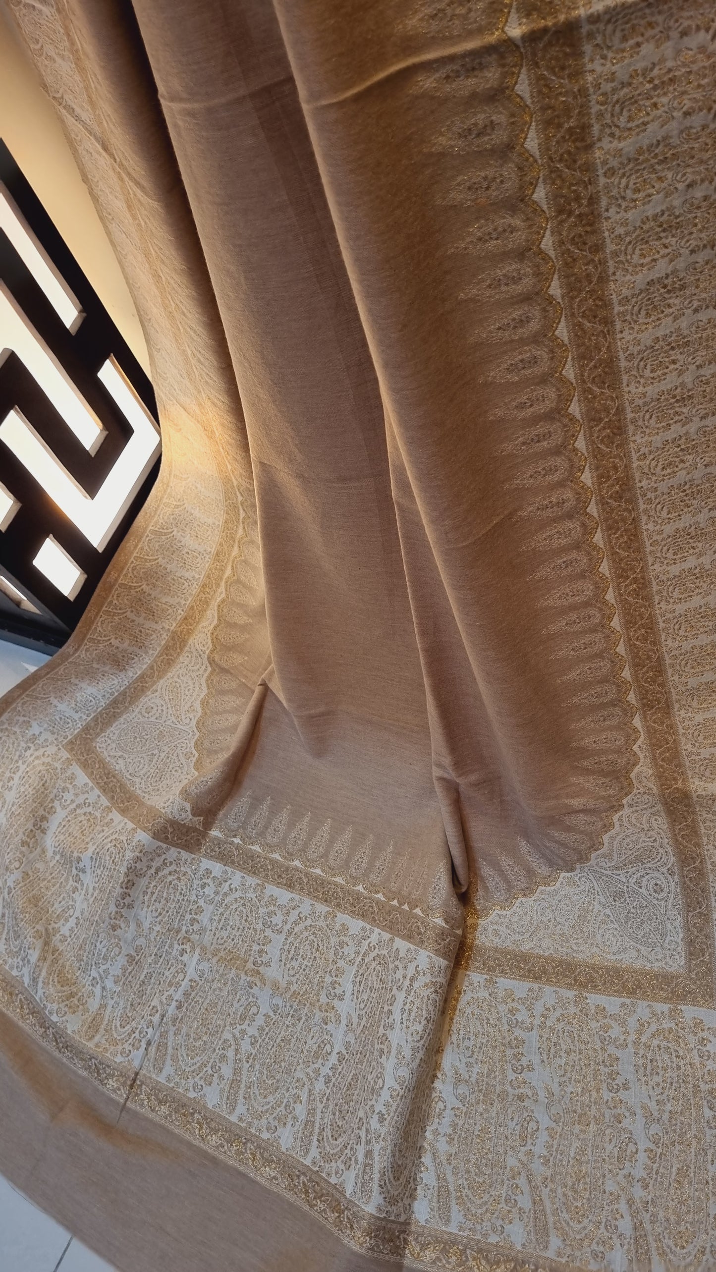 Kaani shawl: Pashmina