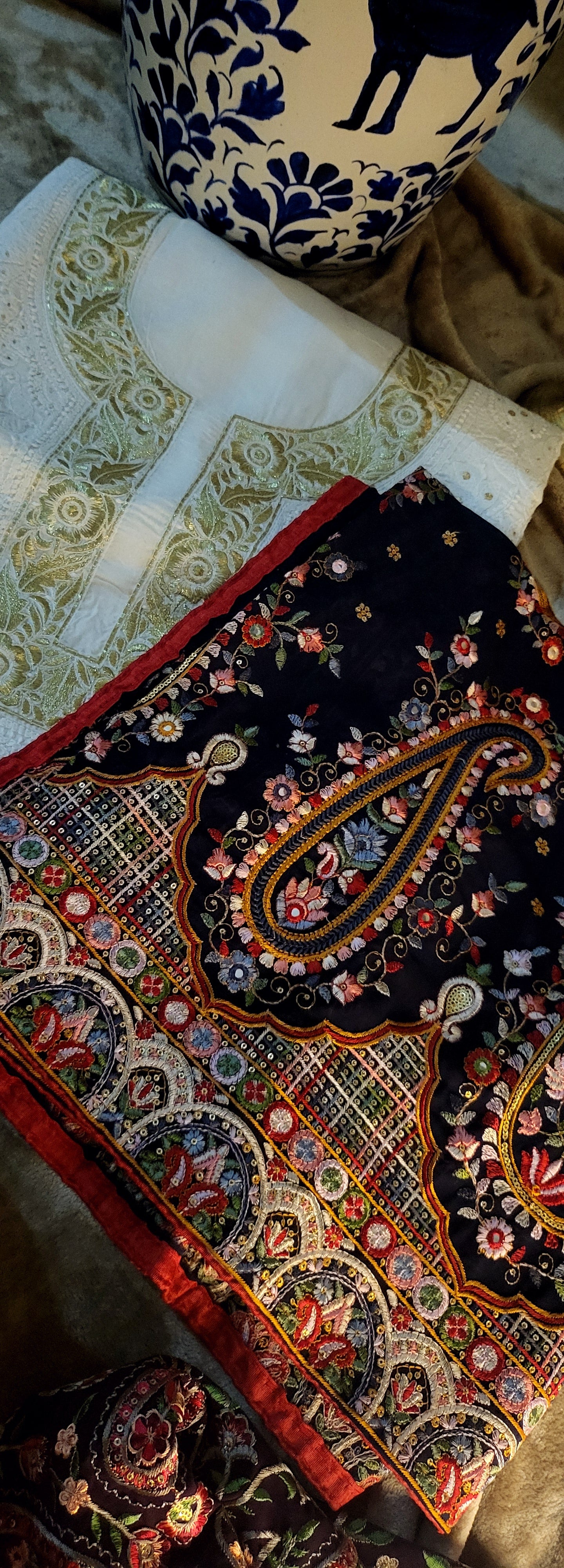 Pure Georget shawl : Embroidered