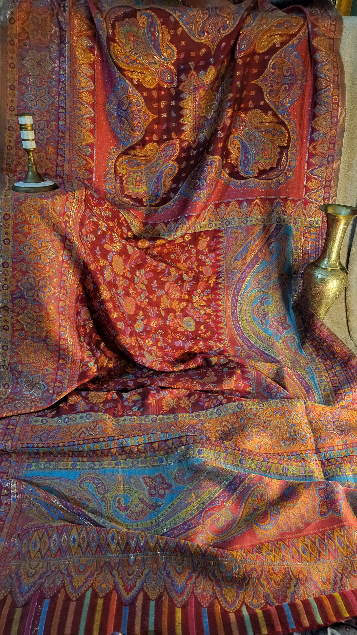 Silk shawl : kaani