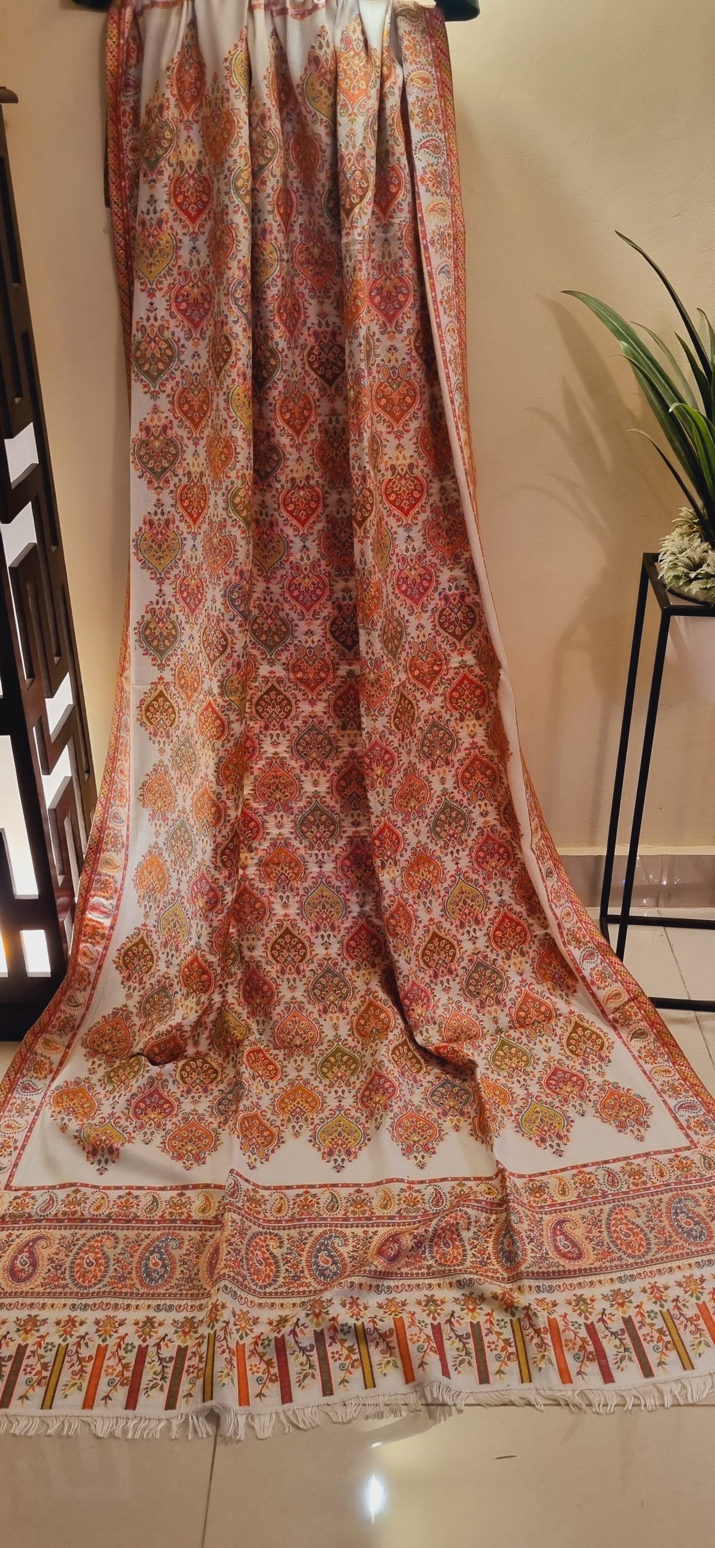 Kaani shawl: Pashmina