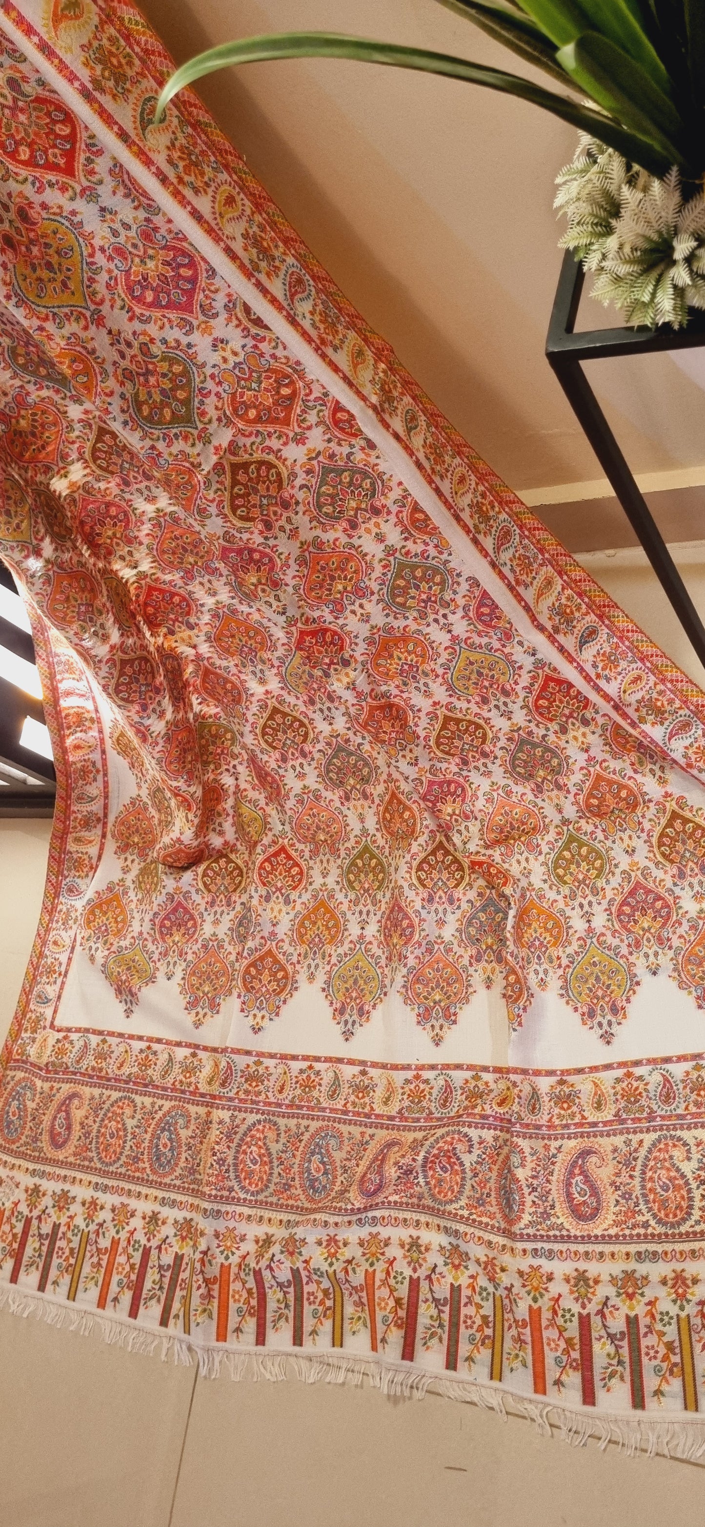 Kaani shawl: Pashmina