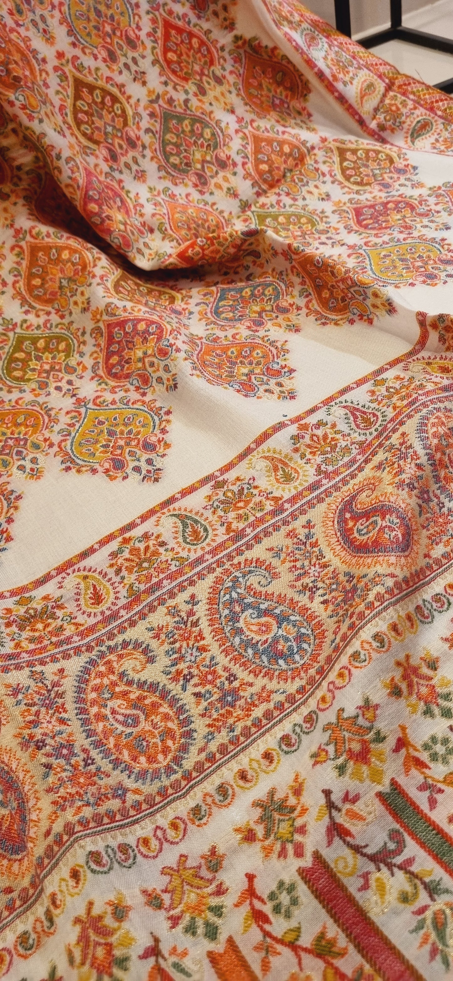 Kaani shawl: Pashmina